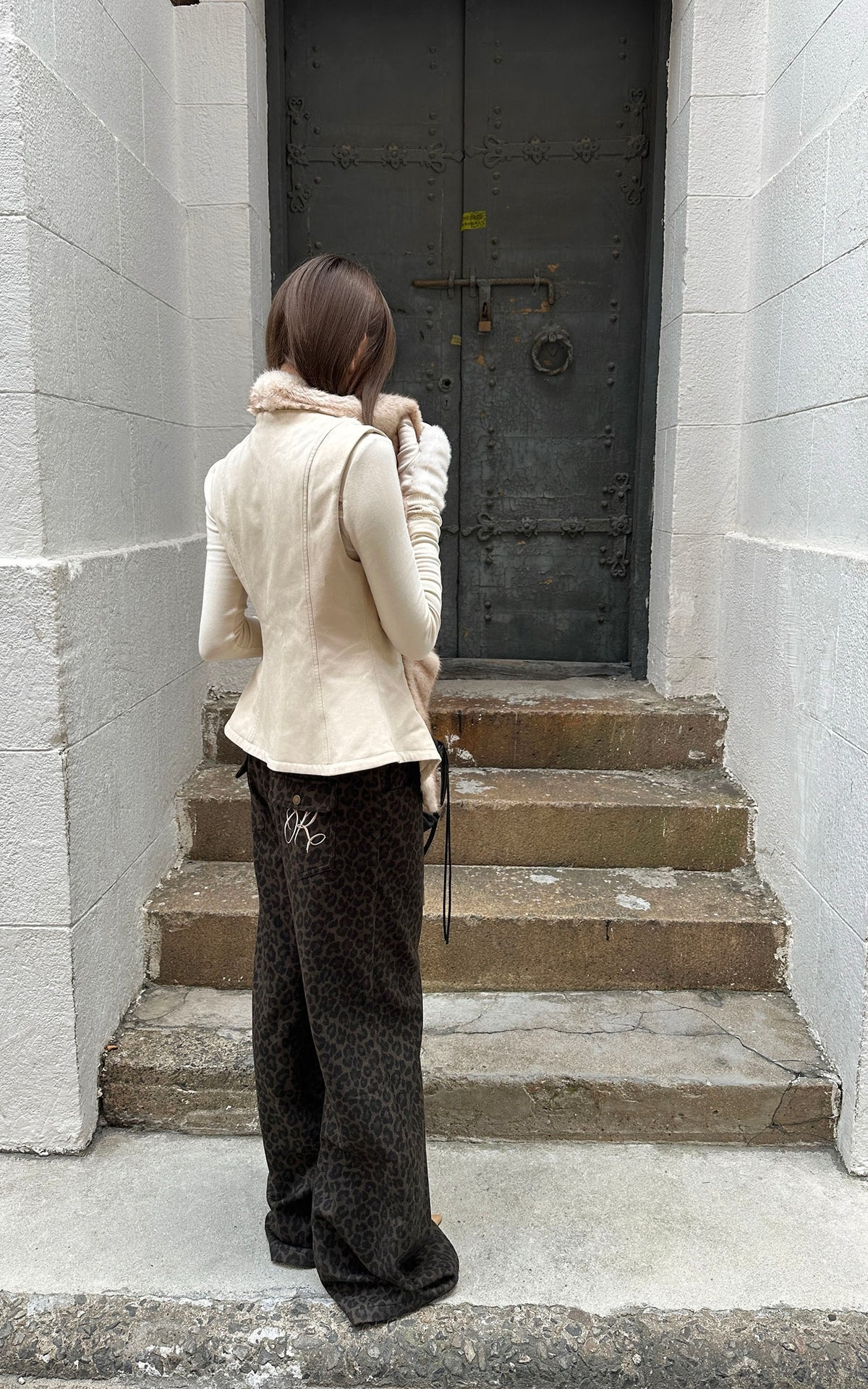Rase le sol Faux Fur Draped Vest