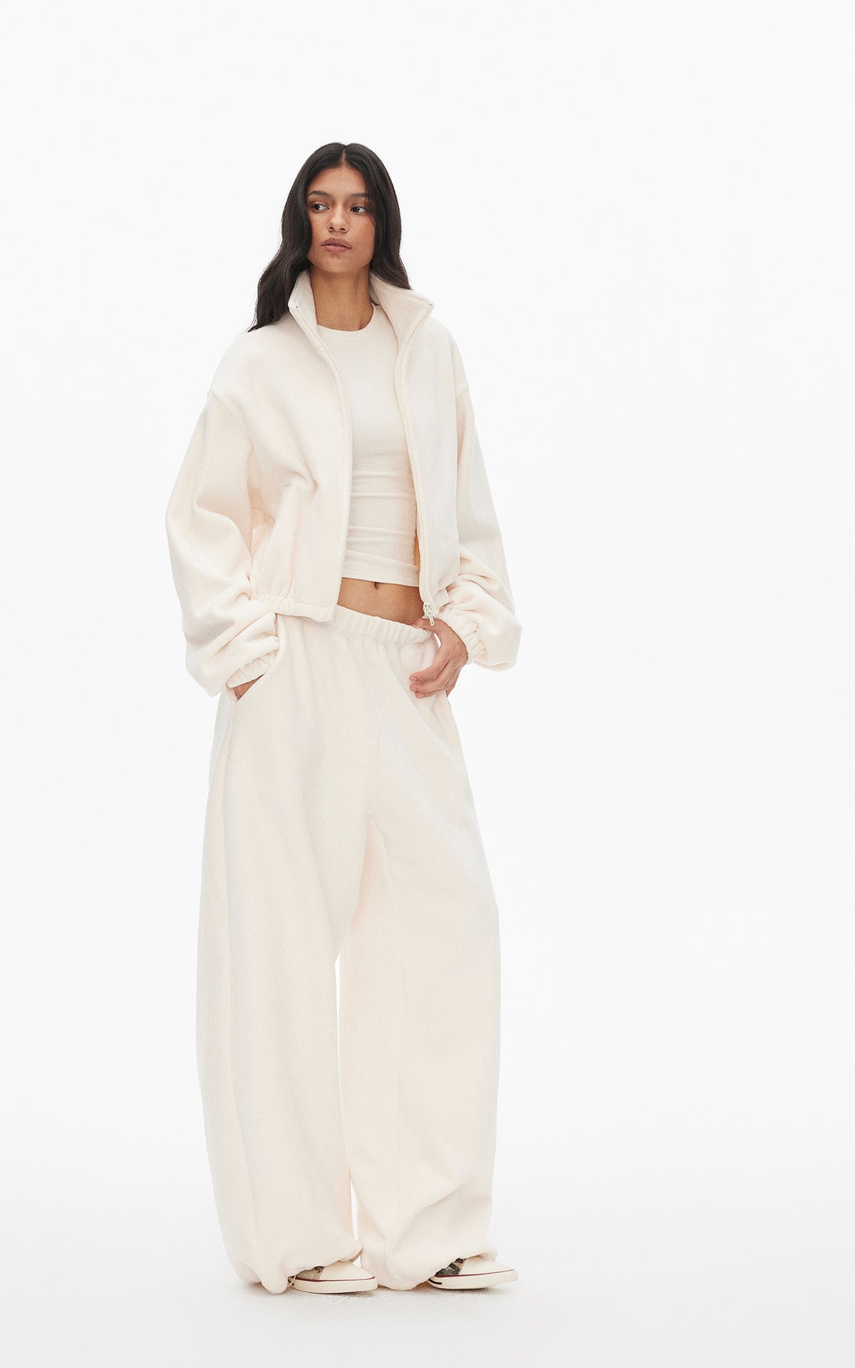 0122stepll Ensemble trois pièces : veste zippée en polaire, t-shirt ajusté et pantalon large