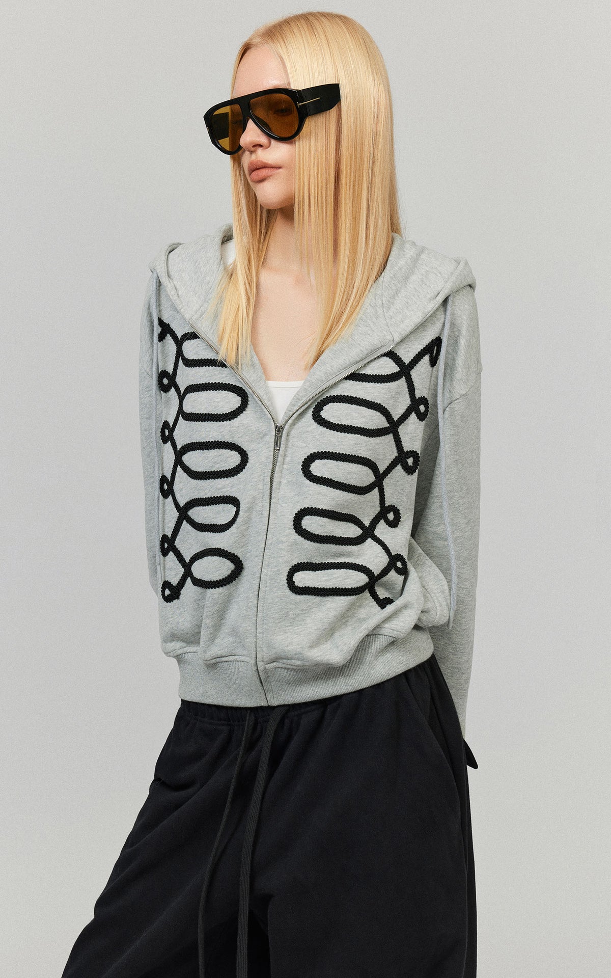 0122stepll Braided Loop Graphic Cropped Zip-Up Hoodie