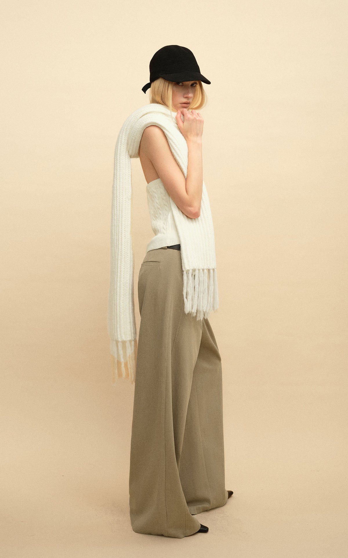 0122stepll Cable Knit Halter Button Vest