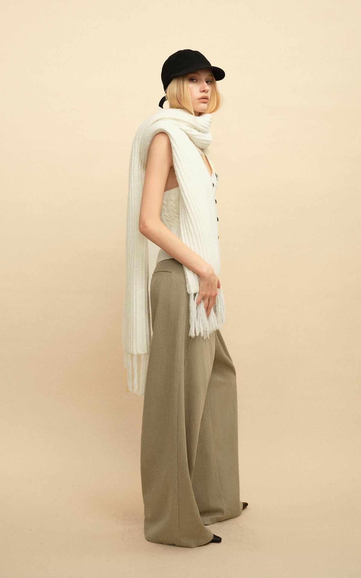 0122stepll Cable Knit Halter Button Vest