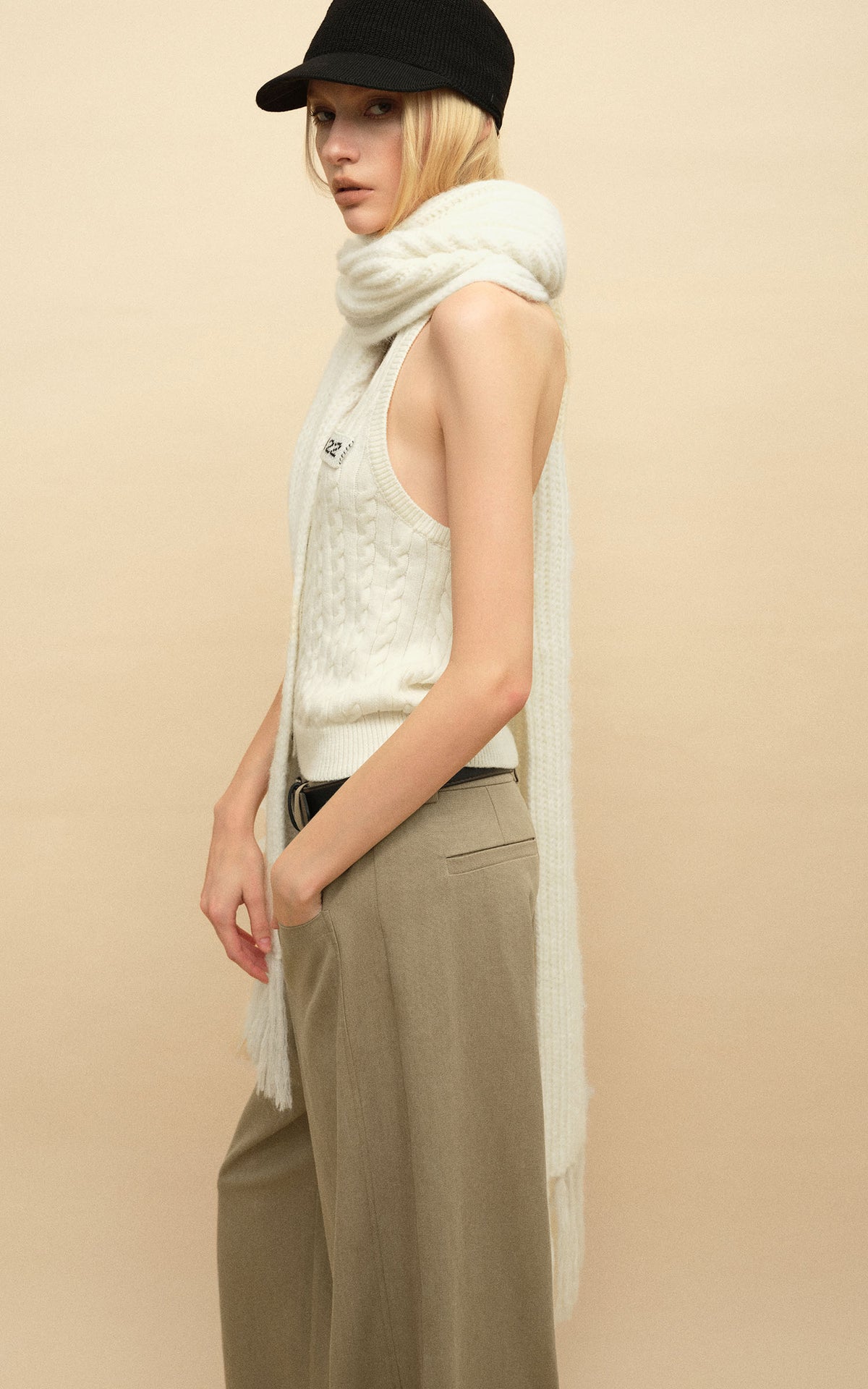 0122stepll Cable Knit Halter Button Vest