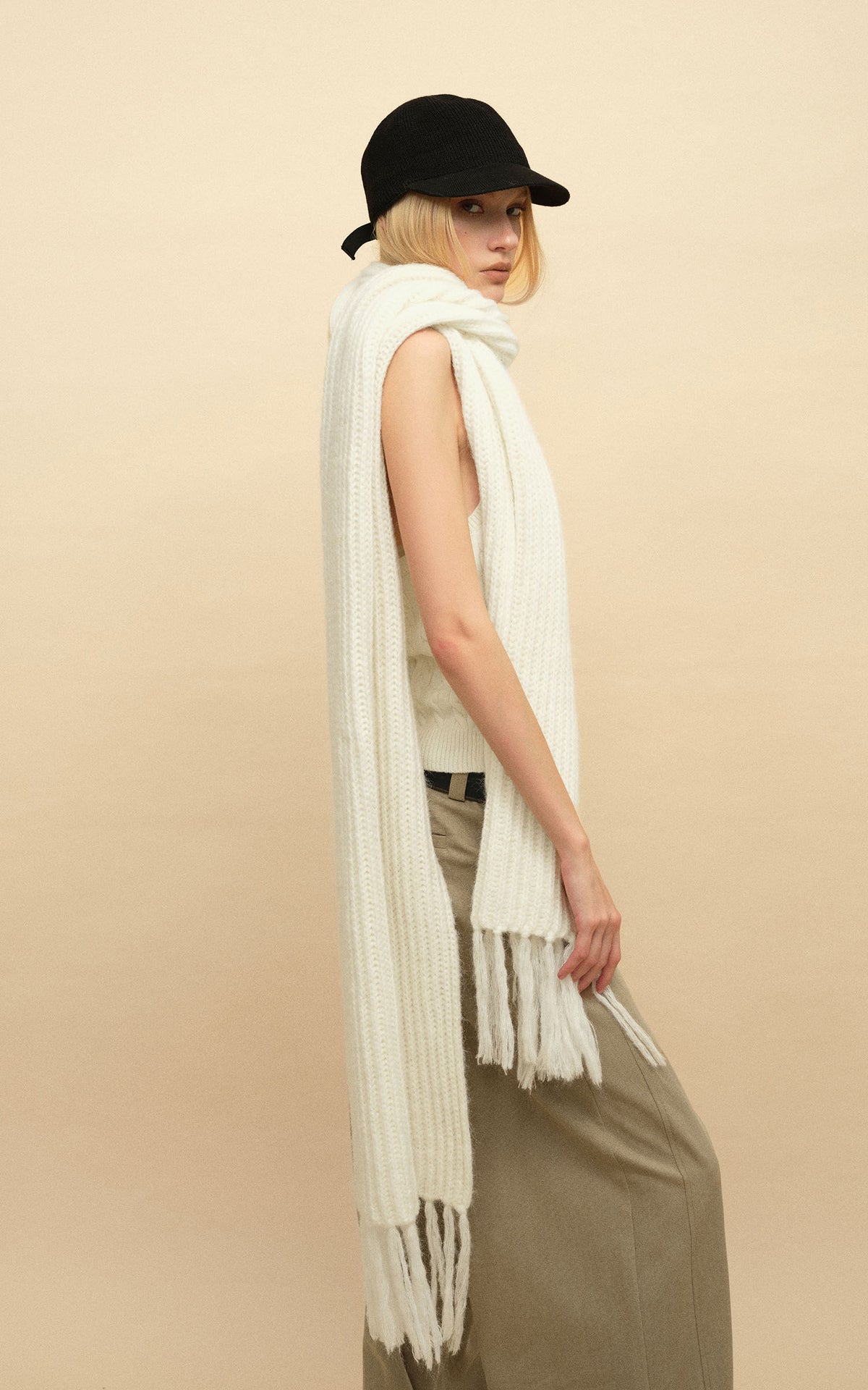 0122stepll Cable Knit Halter Button Vest
