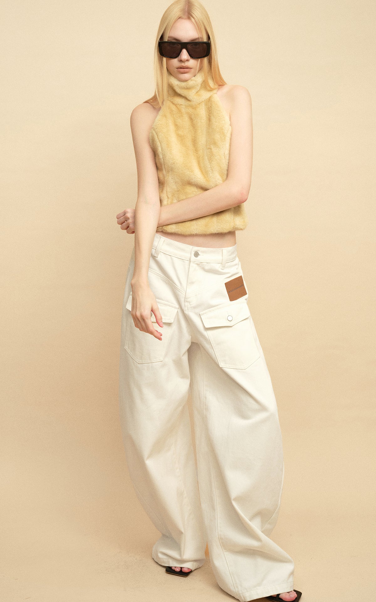 0122stepll Faux Fur Open-Back Halter Top