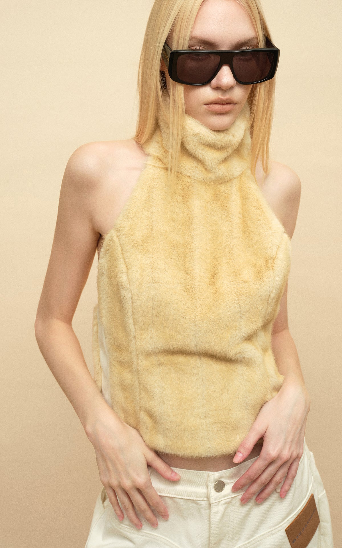 0122stepll Faux Fur Open-Back Halter Top