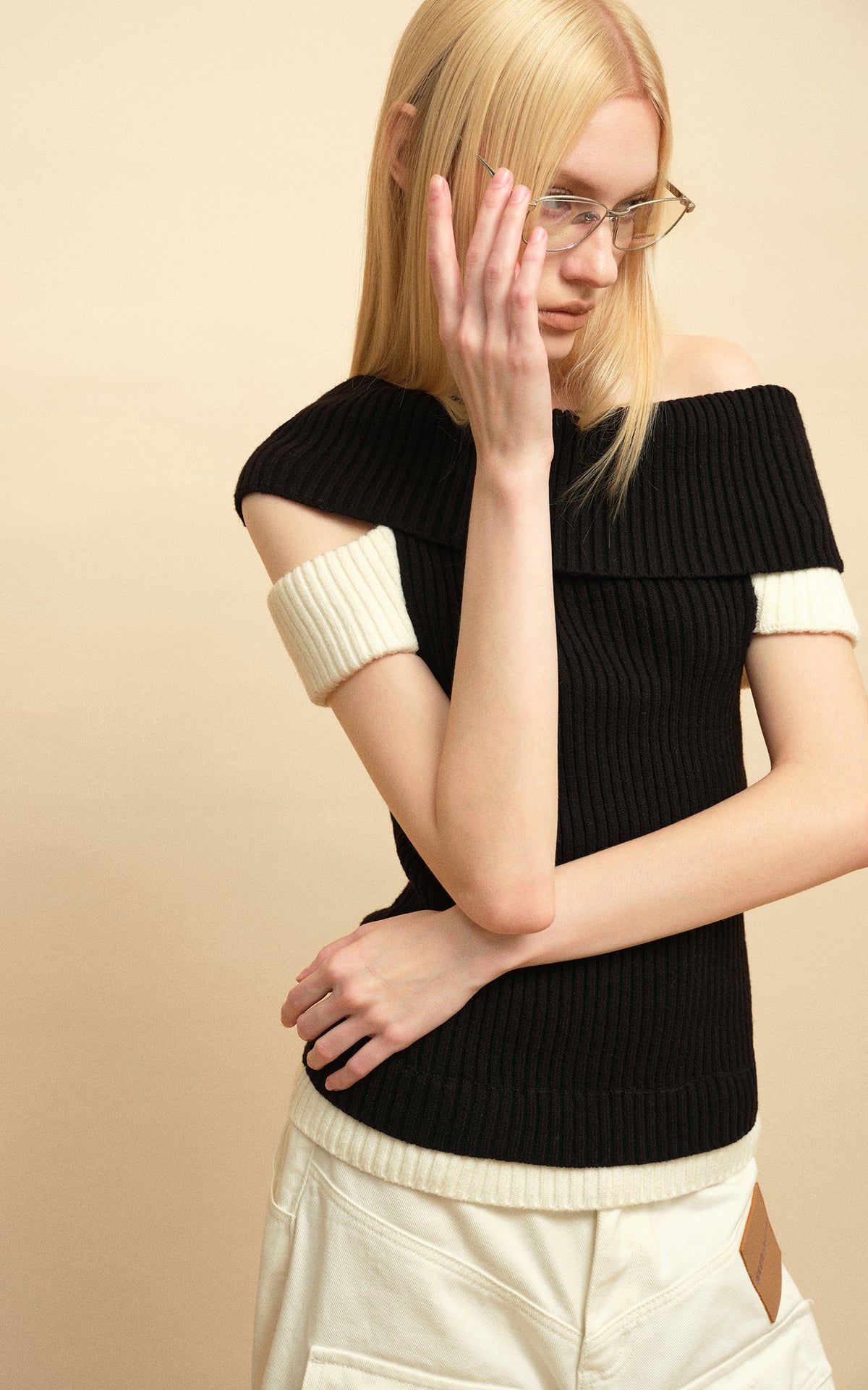 0122stepll Contrast Deconstructed Off-Shoulder Knit Top