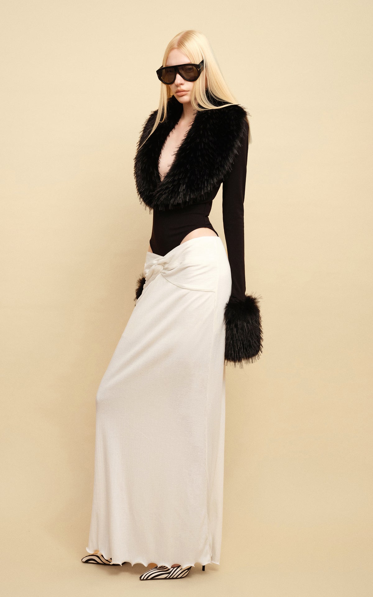 0122stepll Faux Fur Collar Plunge Bodysuit