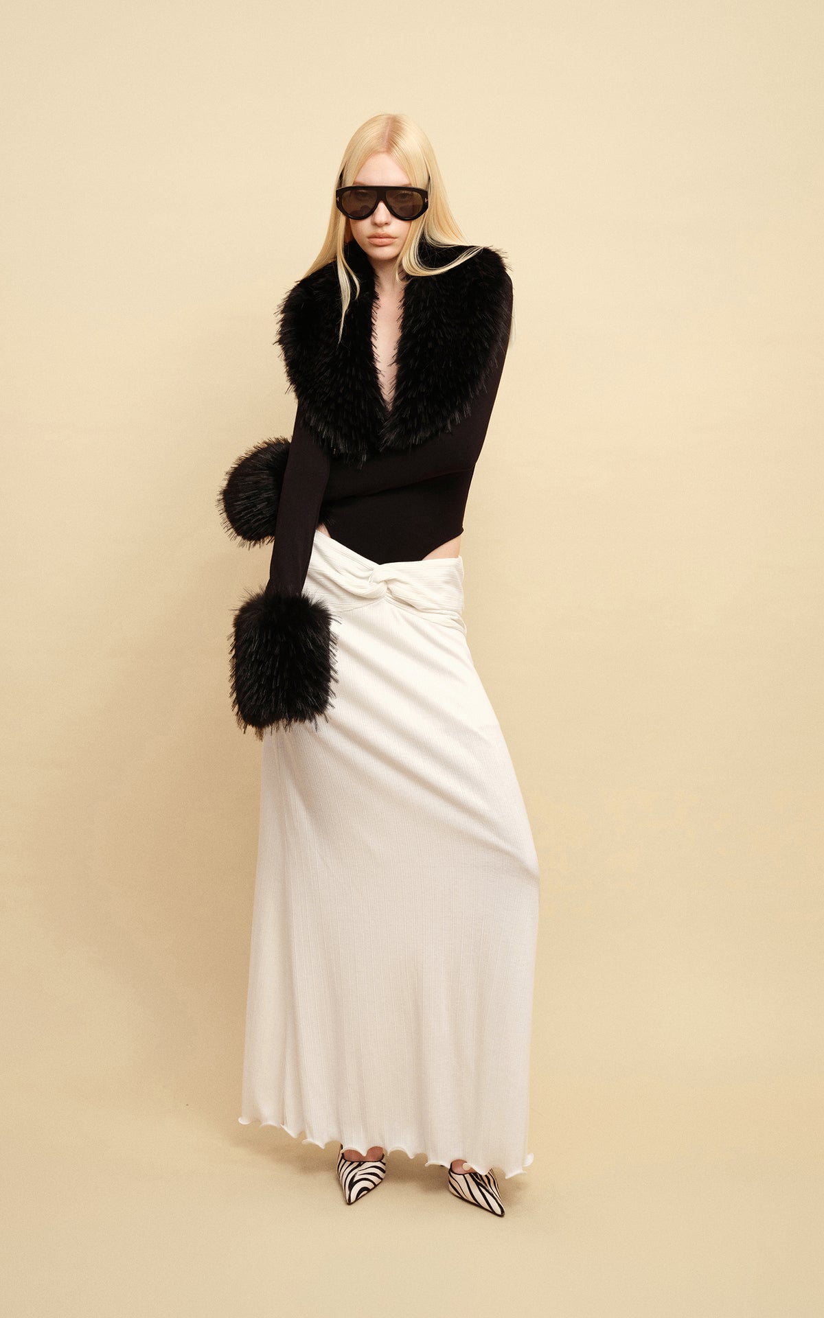 0122stepll Faux Fur Collar Plunge Bodysuit