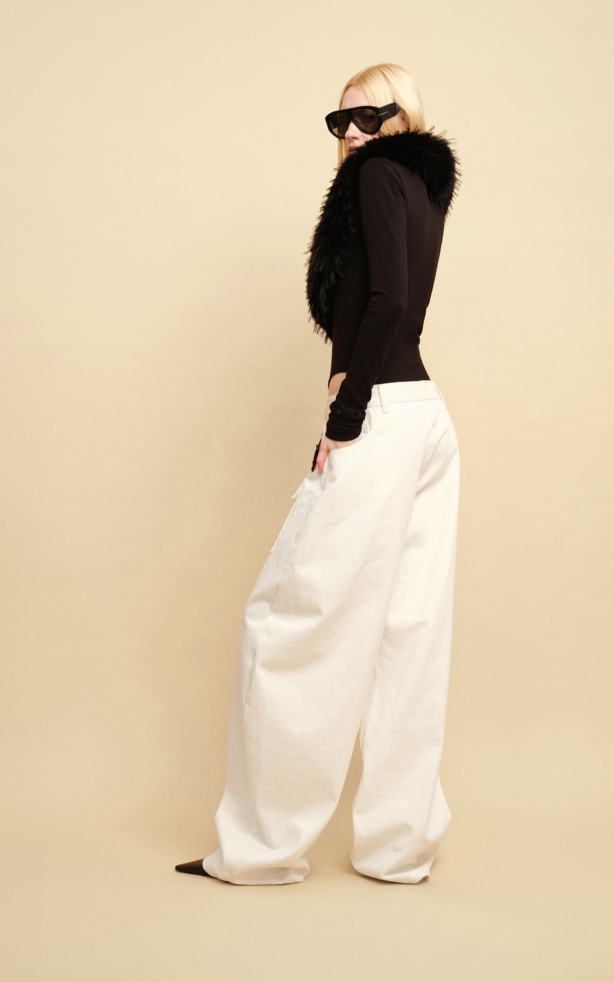 0122stepll Faux Fur Collar Plunge Bodysuit
