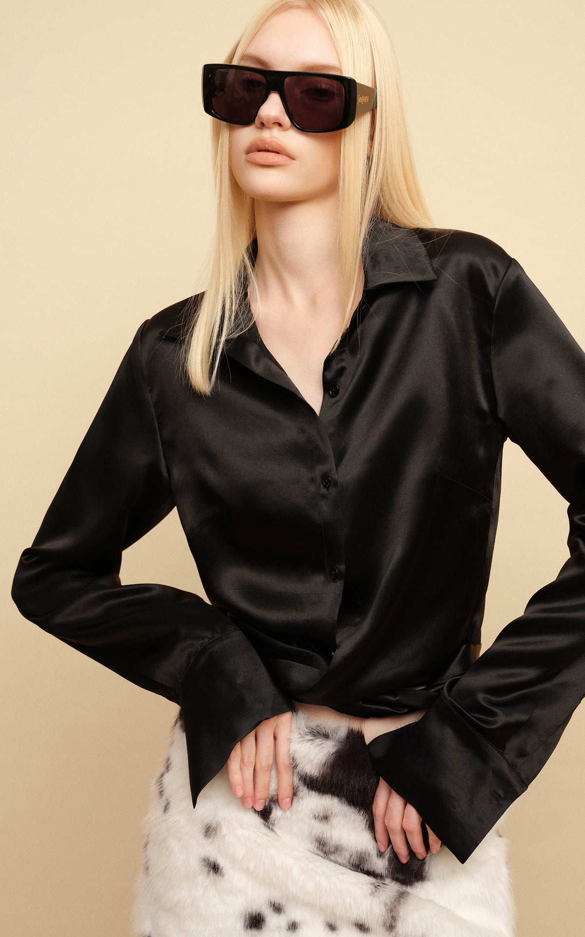 0122stepll Twisted Hem Satin Shirt