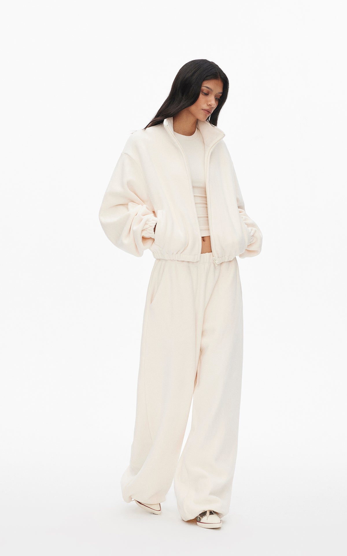 0122stepll Ensemble trois pièces : veste zippée en polaire, t-shirt ajusté et pantalon large
