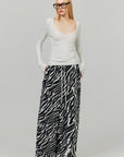 0122stepll Sculpted Scoop Neck Notch Long Sleeve Fitted Top