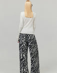 0122stepll Sculpted Scoop Neck Notch Long Sleeve Fitted Top