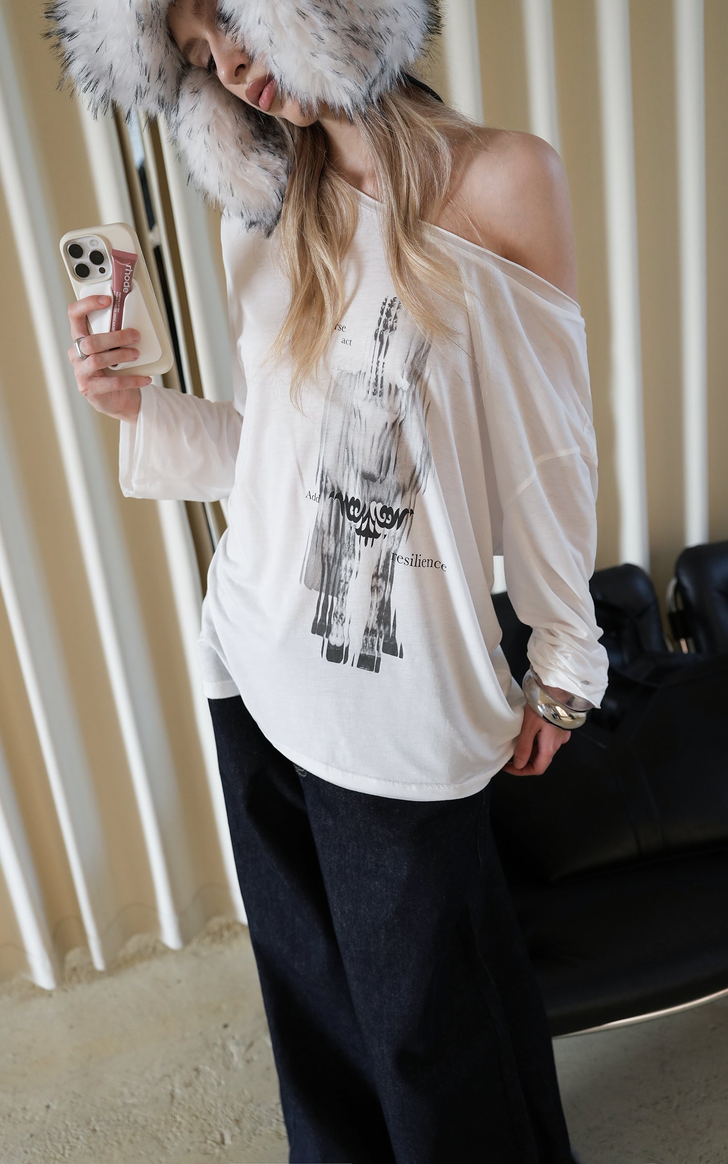 0122stepll Distorted Graphic Off-Shoulder Oversized Long Sleeve Top