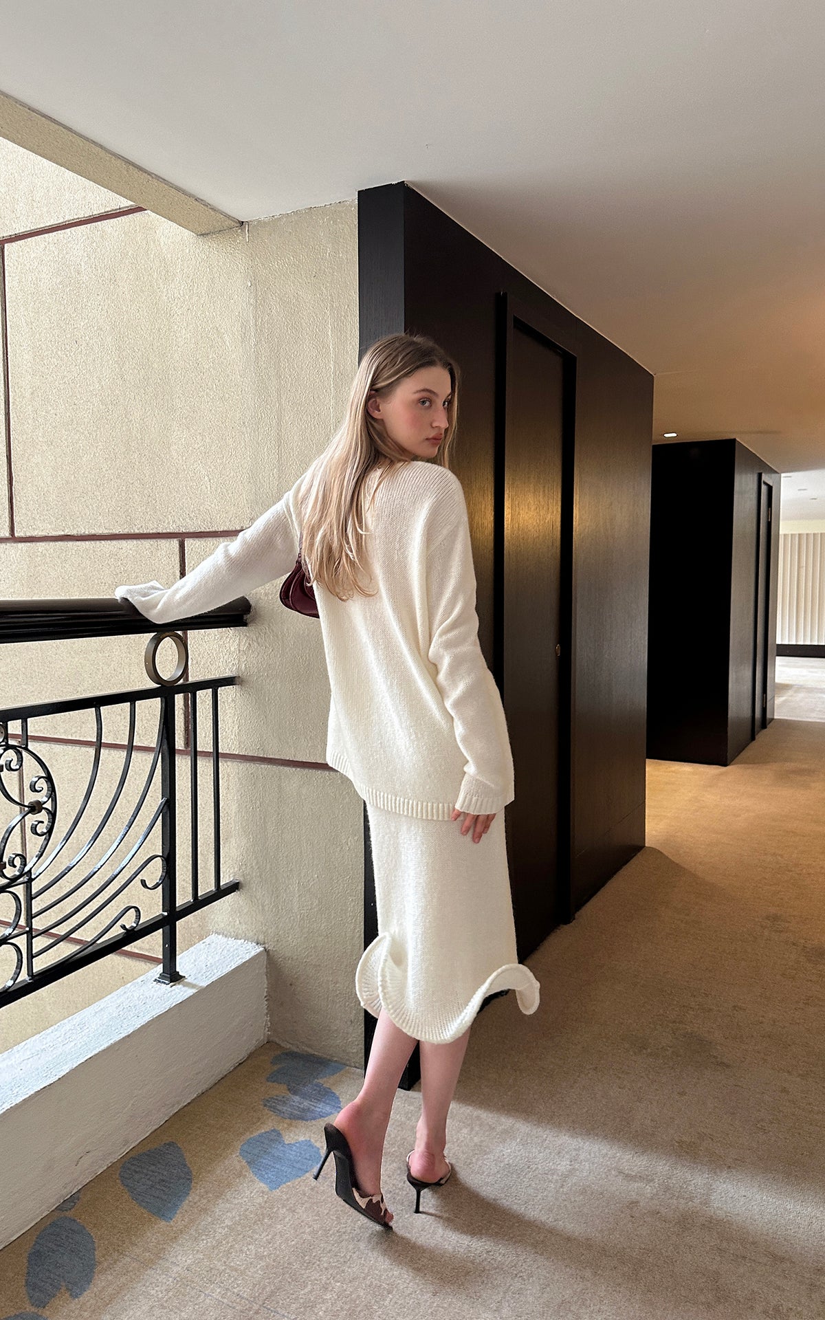 0122stepll Oversized Sweater &amp; Sculpted Hem Midi Skirt Set