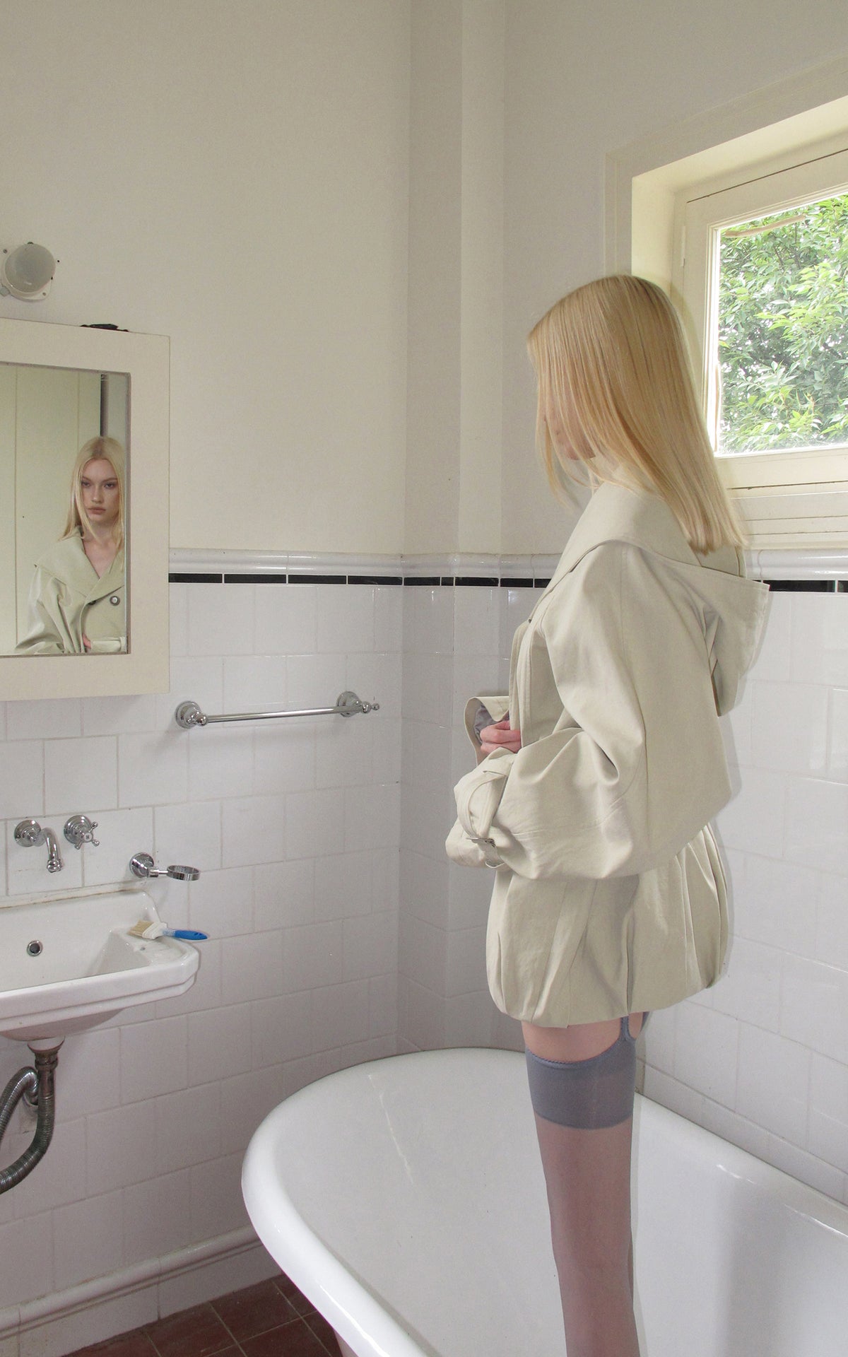 0122stepll Hooded Belted Trench Jacket