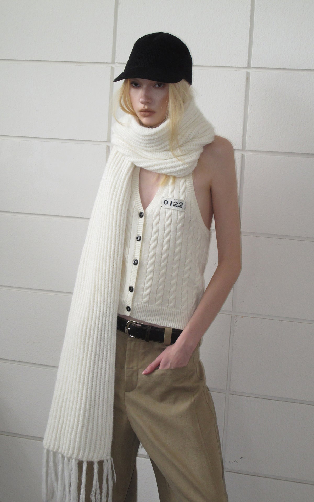 0122stepll Cable Knit Halter Button Vest