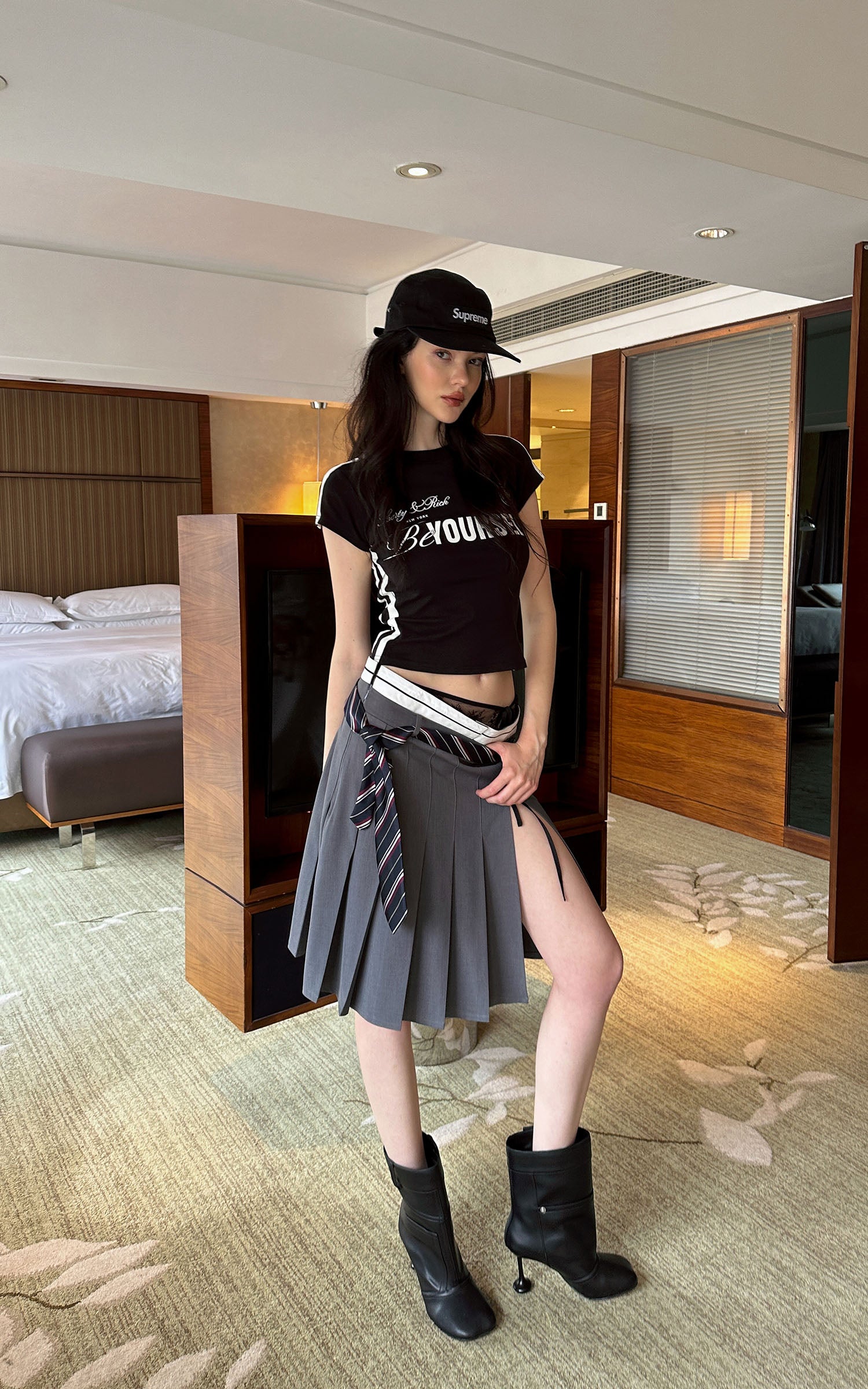 0122stepll Graphic Fitted Baby Tee