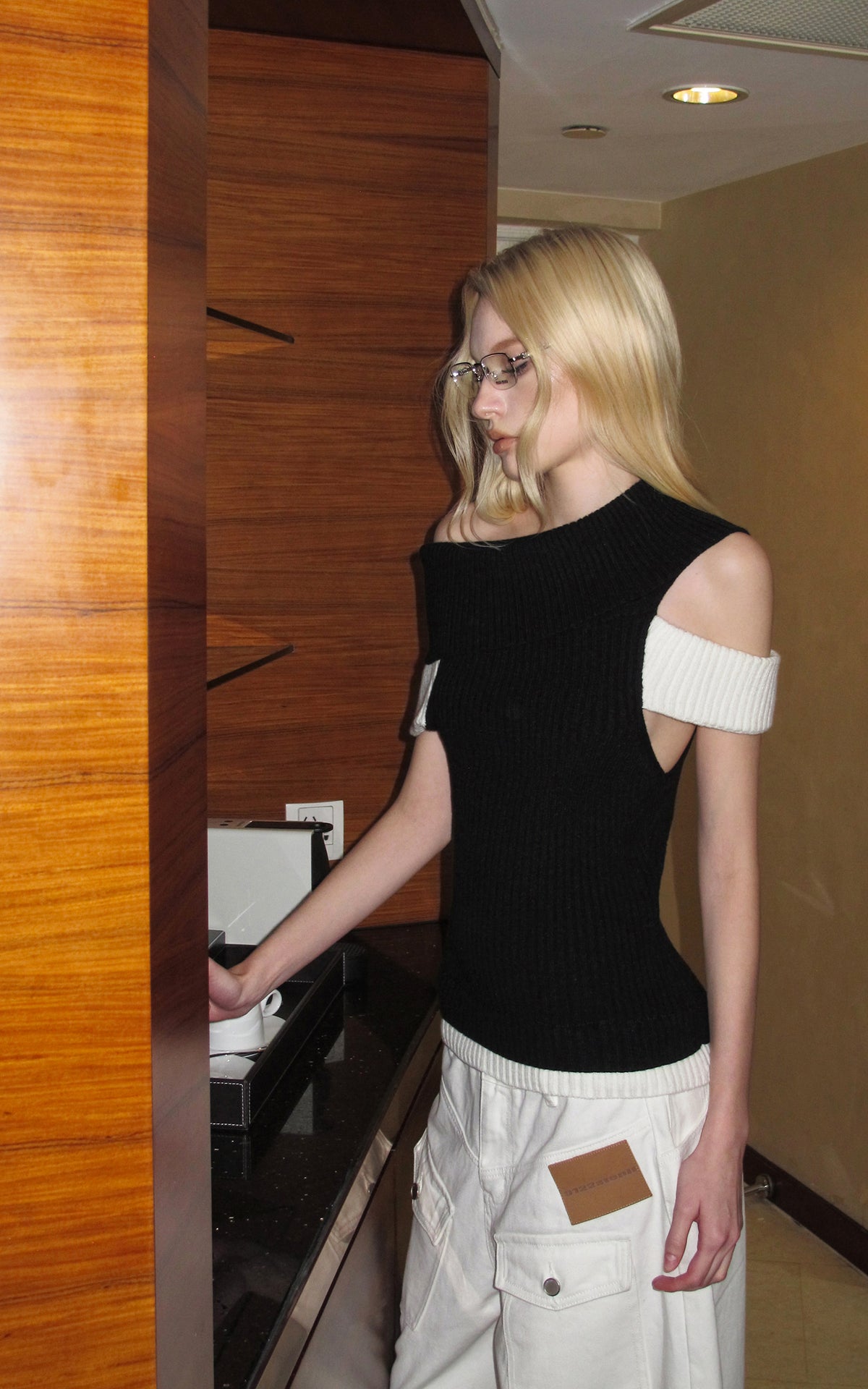 0122stepll Contrast Deconstructed Off-Shoulder Knit Top