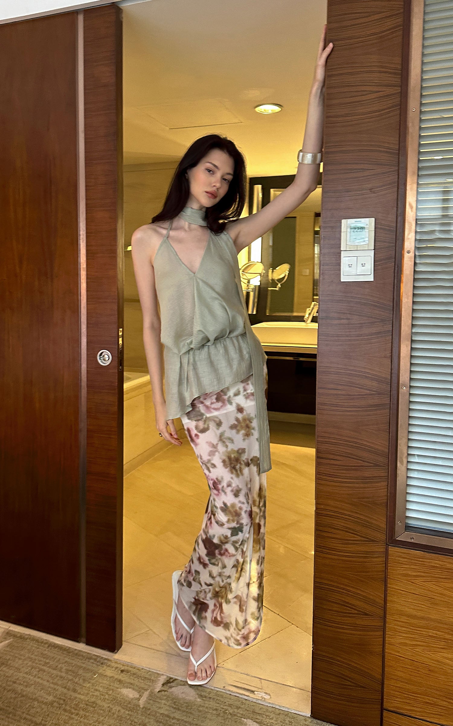 0122stepll Draped Halter Neck Tie Top