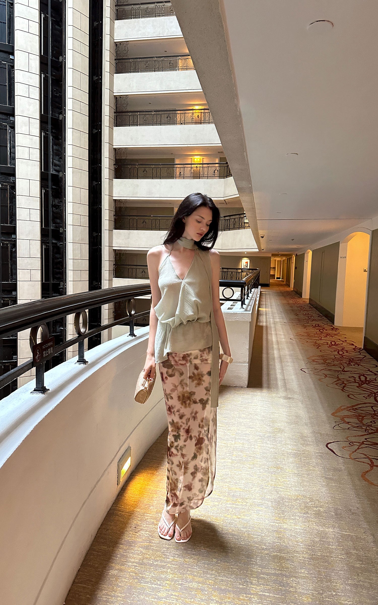 0122stepll Draped Halter Neck Tie Top