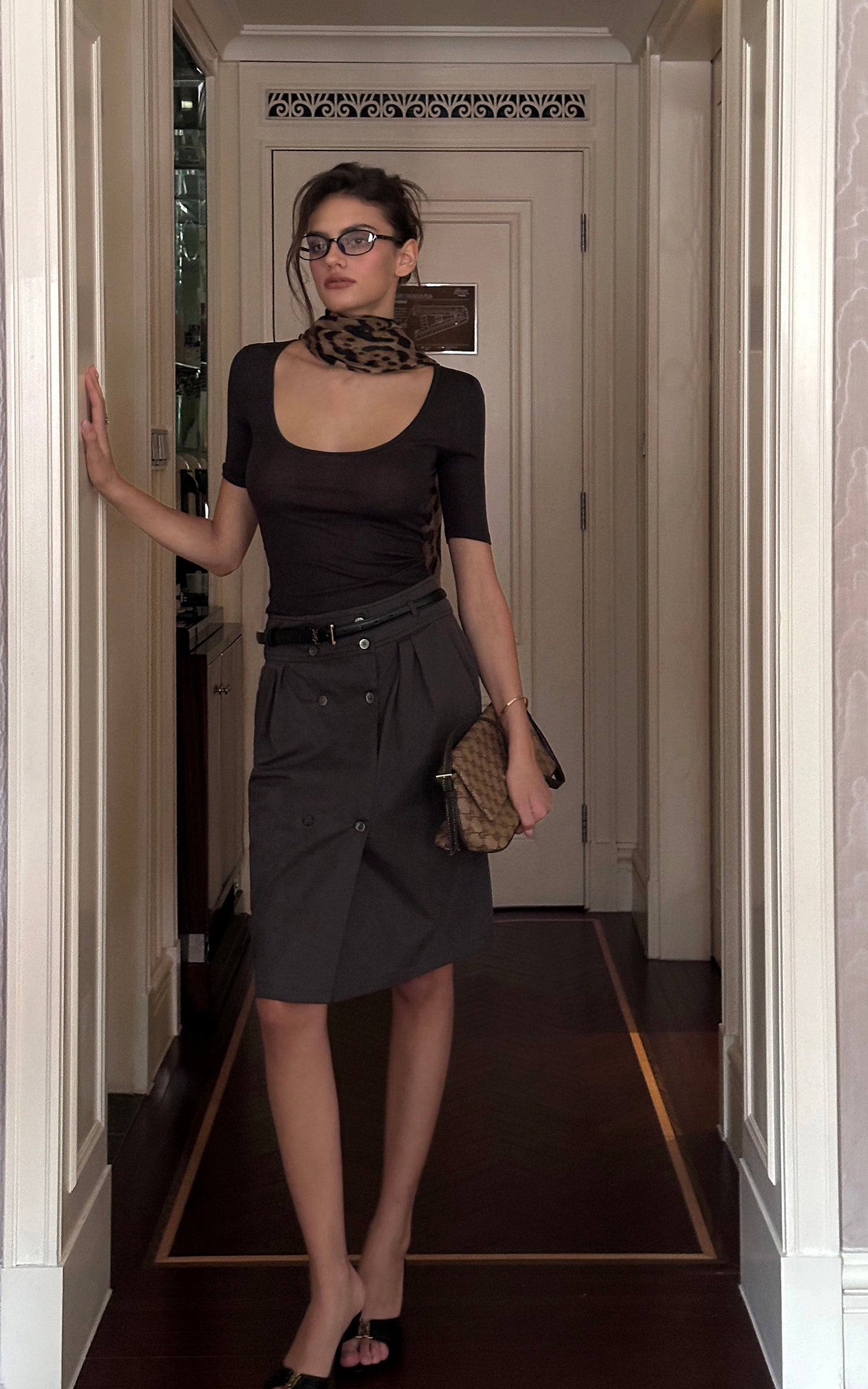 0122stepll Jupe midi plissée asymétrique à boutons