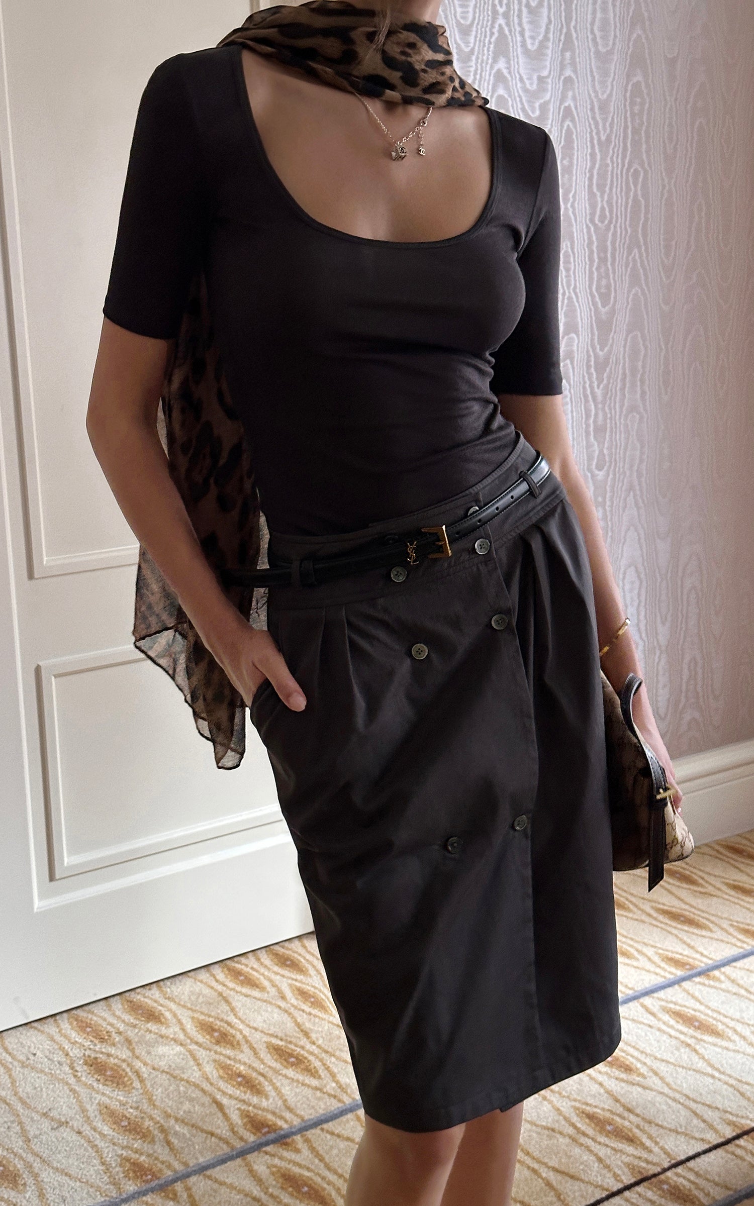 0122stepll Jupe midi plissée asymétrique à boutons