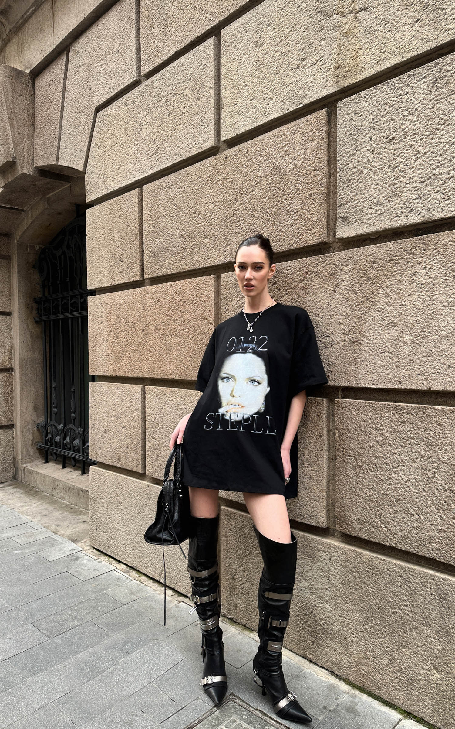 0122stepll Graphic Face Oversized T-Shirt