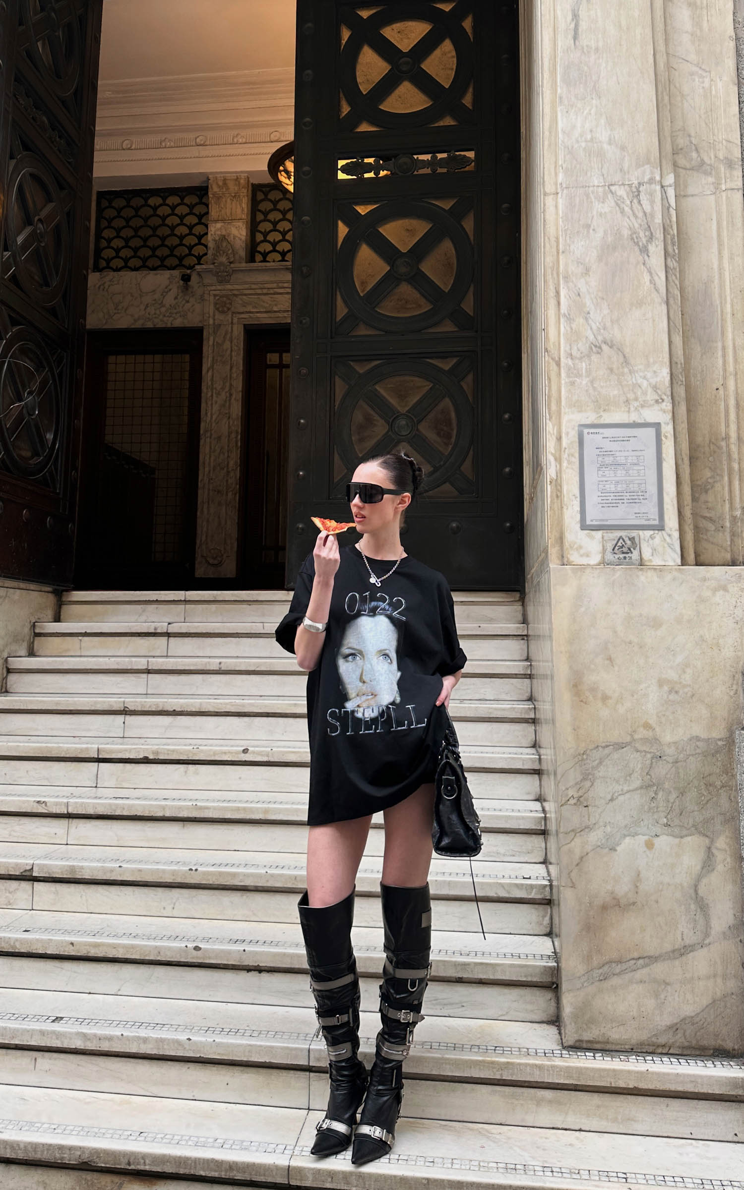 0122stepll Graphic Face Oversized T-Shirt