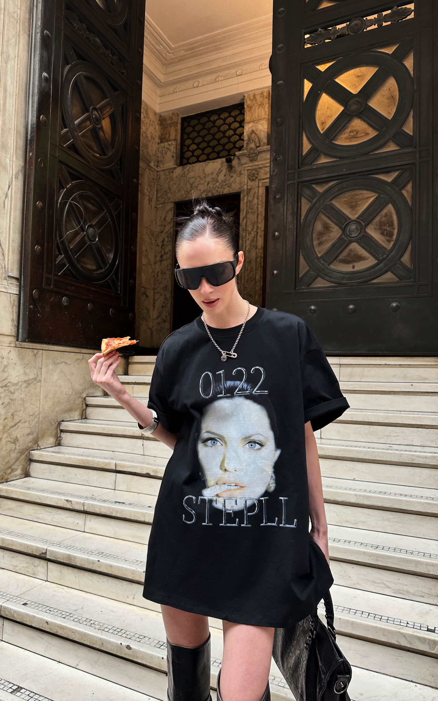 0122stepll Graphic Face Oversized T-Shirt
