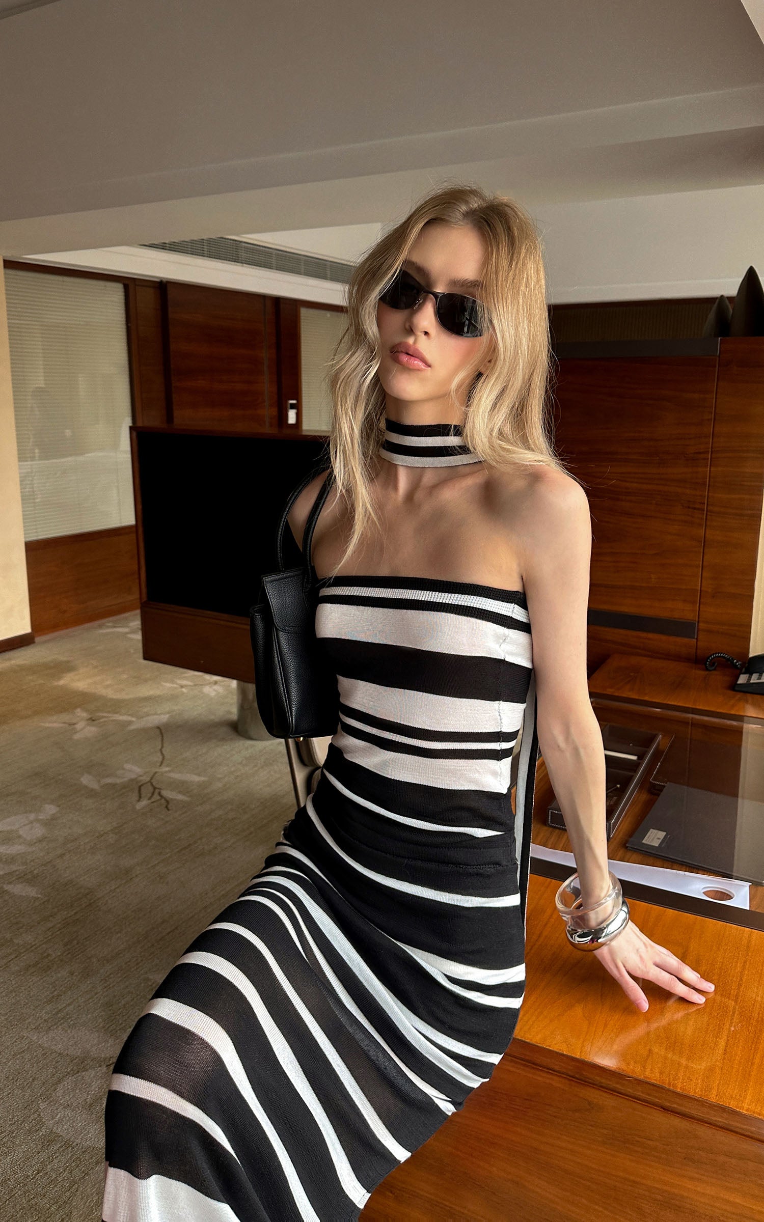 0122stepll Striped Scarf-Neck Tube Top &amp; Maxi Skirt Set