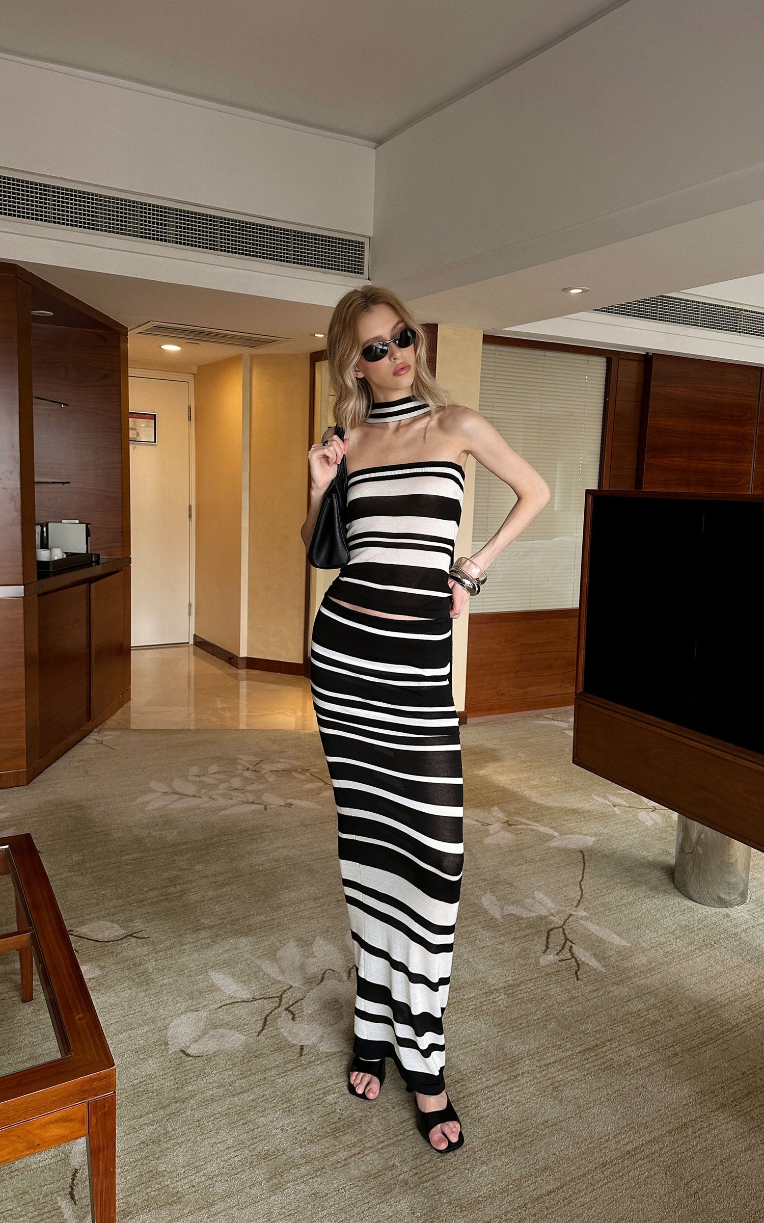 0122stepll Striped Scarf-Neck Tube Top &amp; Maxi Skirt Set