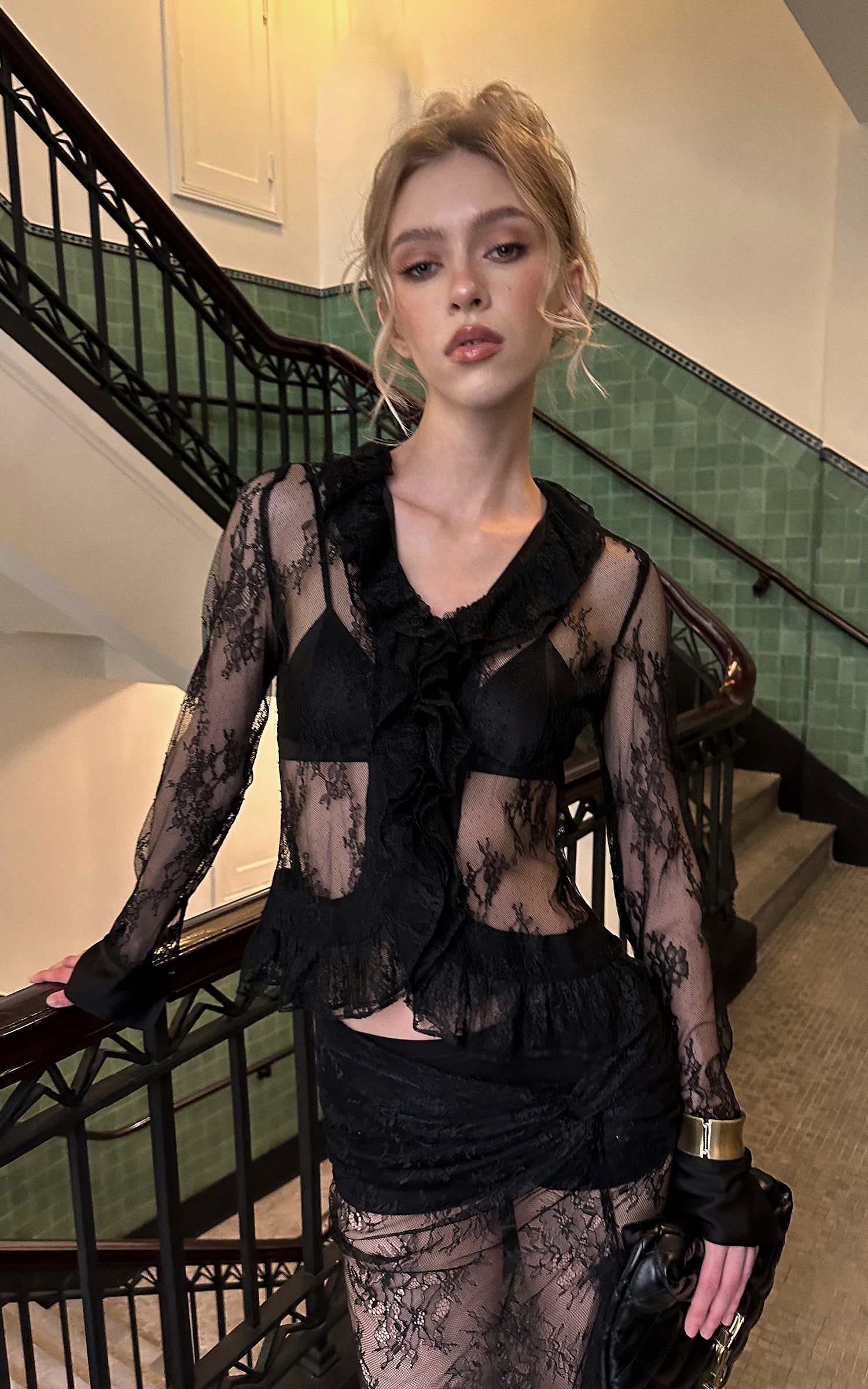0122stepll Sheer Ruffle Lace Top &amp; Draped Lace Skirt Set