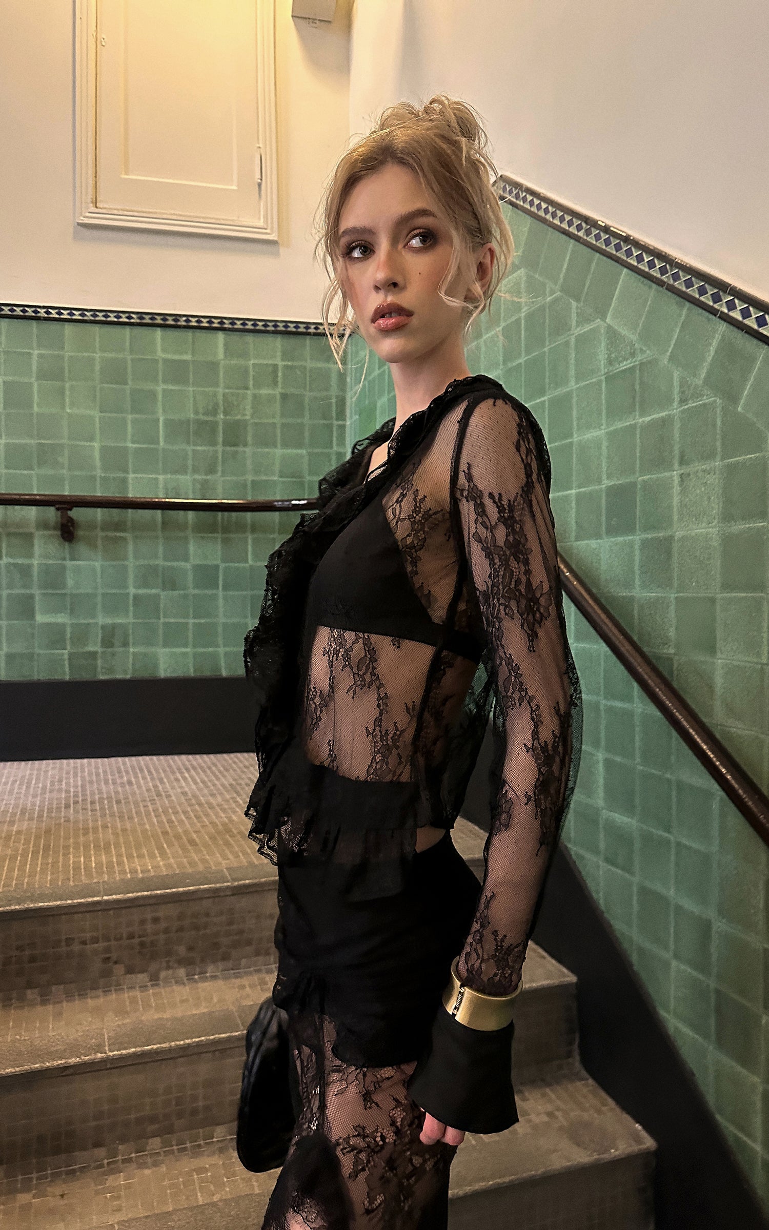 0122stepll Sheer Ruffle Lace Top &amp; Draped Lace Skirt Set