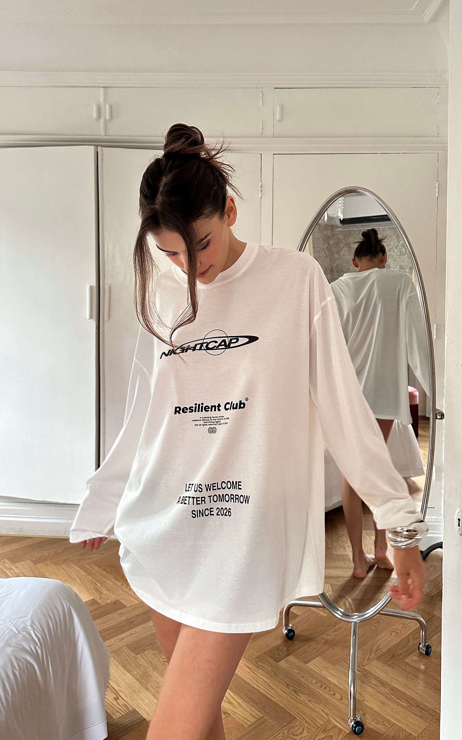 0122stepll T-shirt à manches longues oversize Resilient Club avec motif graphique