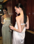 0122stepll Robe longue bustier en satin dos nu