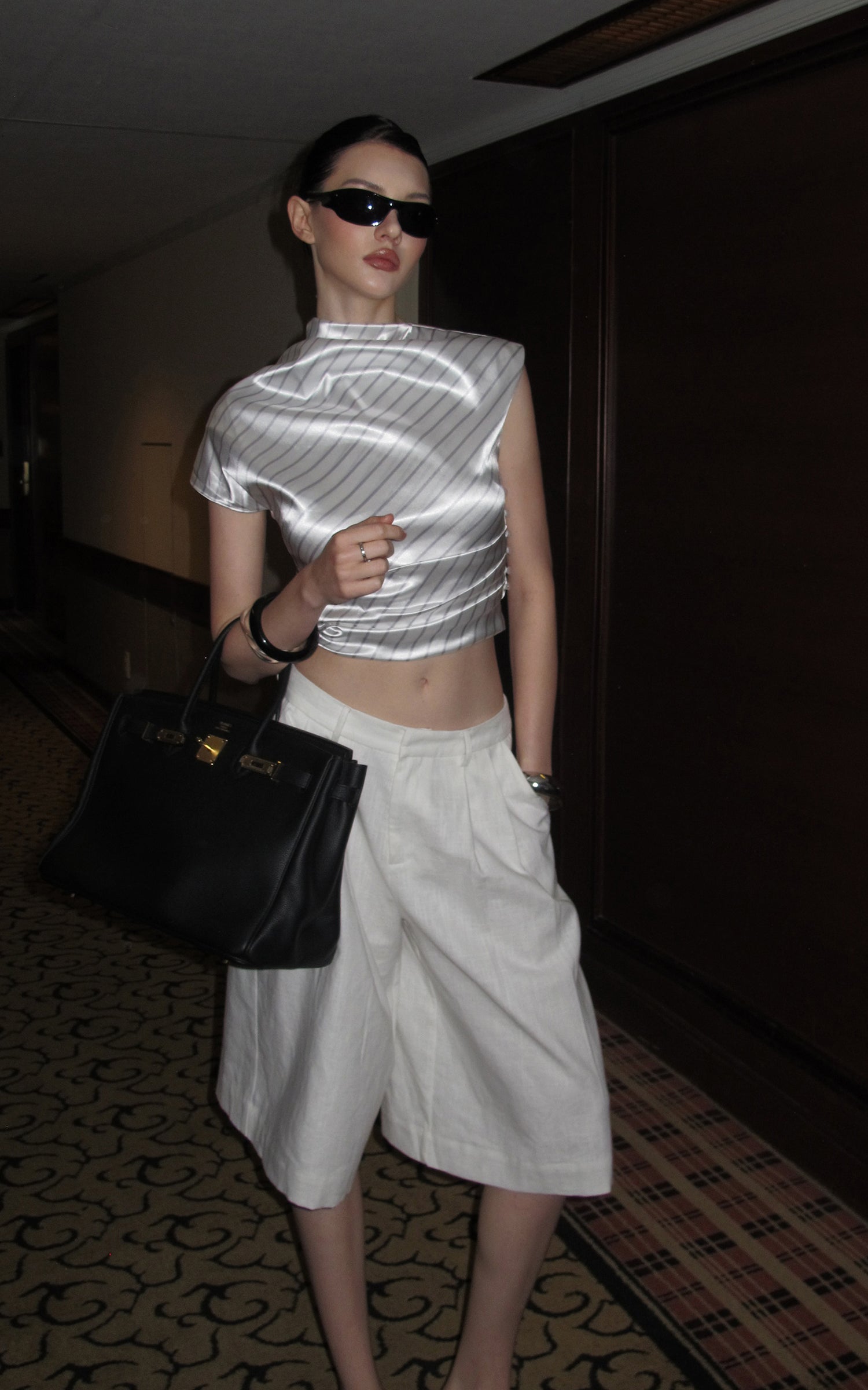 0122stepll Pleated Wide-Leg Capri Pants