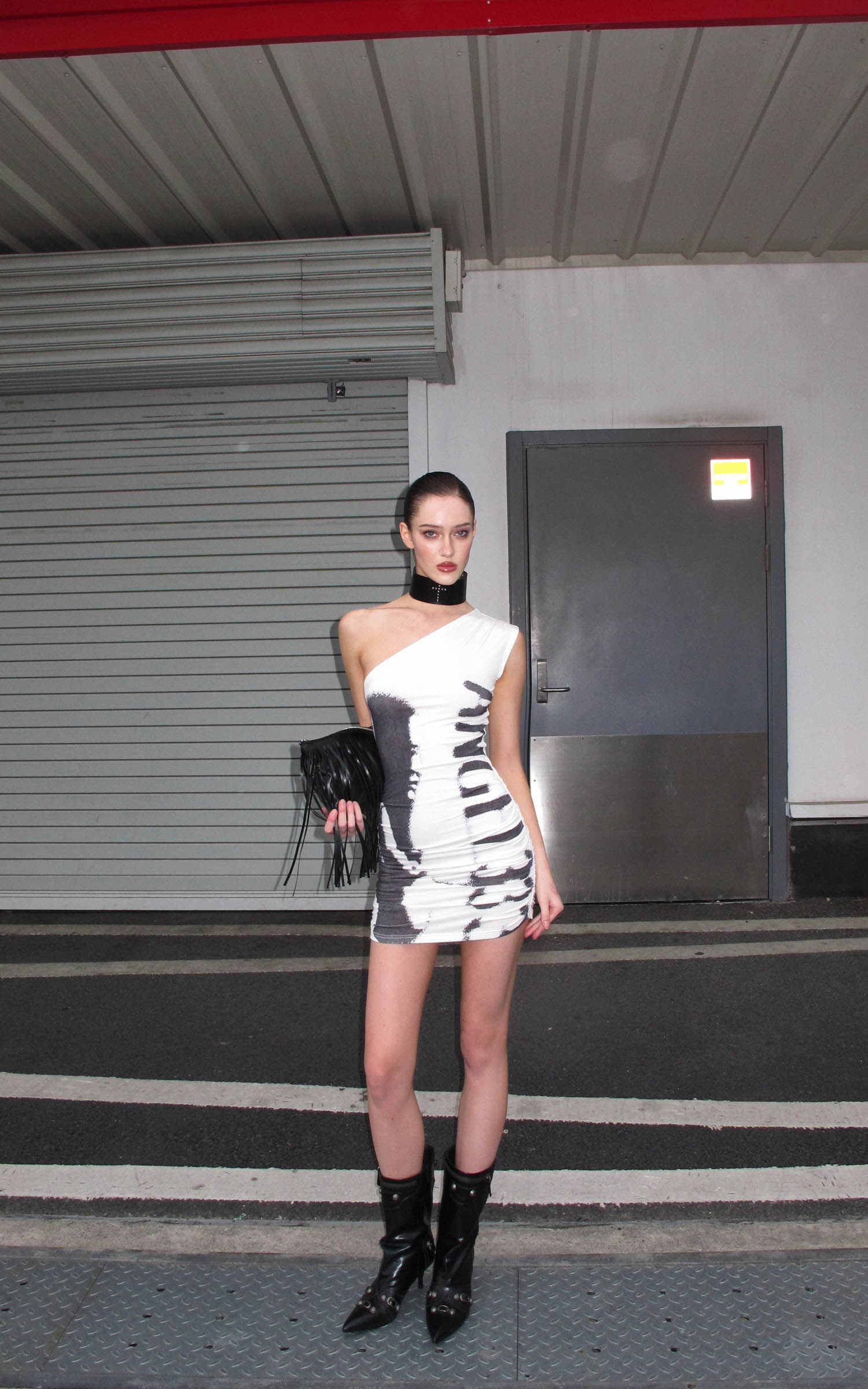 0122stepll Robe courte asymétrique à imprimé pinceau