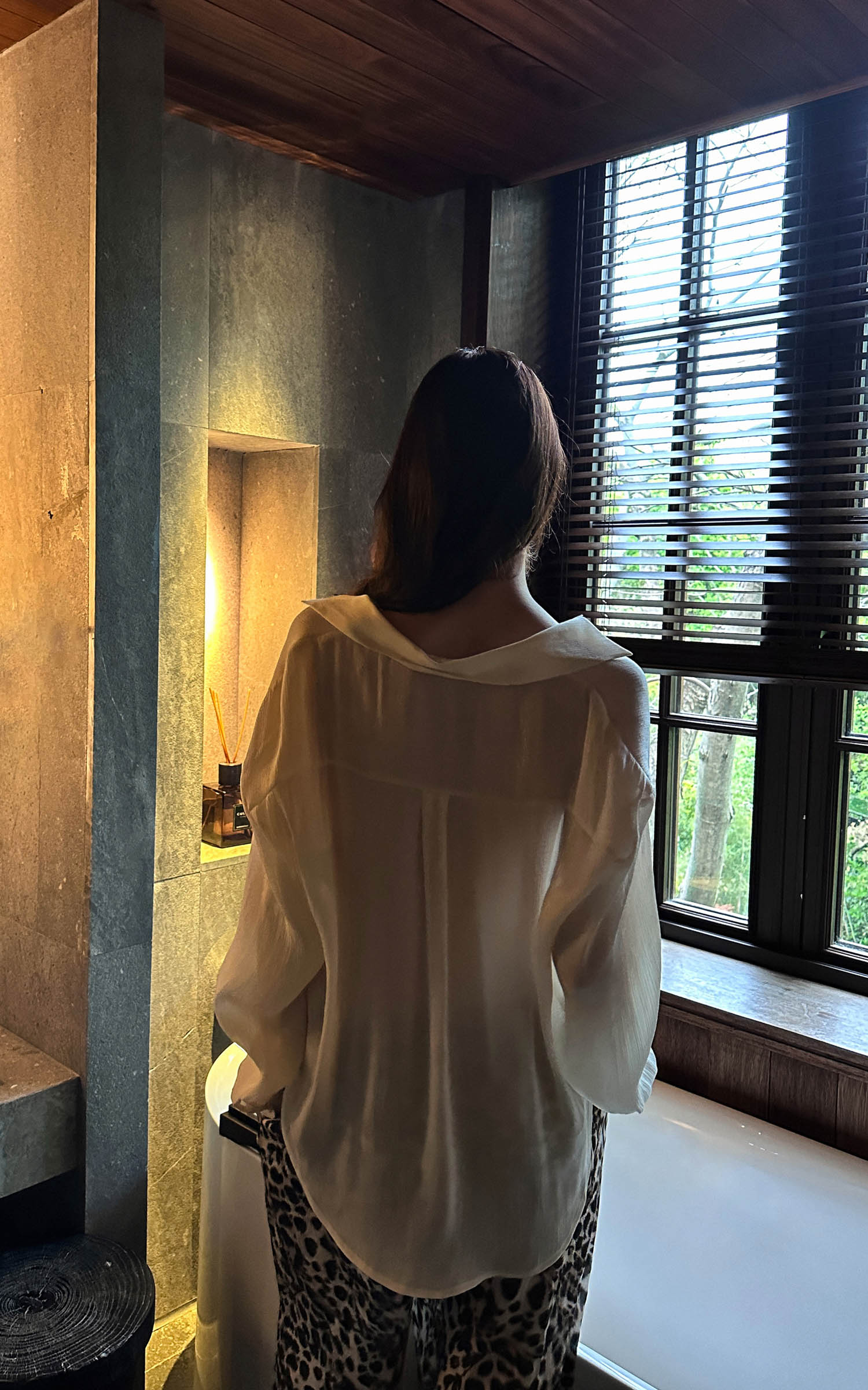 0122stepll Sheer Twisted Draped Satin Shirt