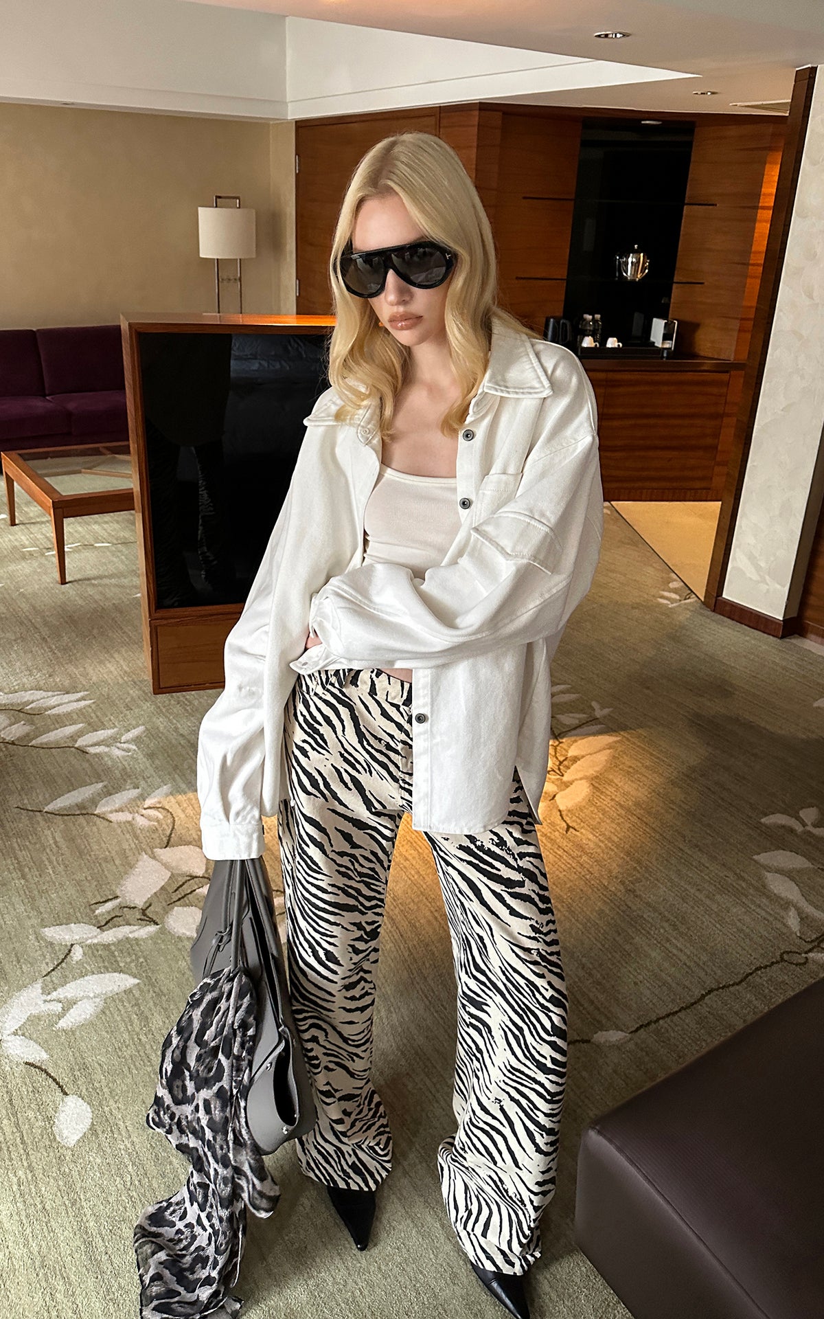0122stepll Zebra Print Low-Rise Wide-Leg Denim Pants