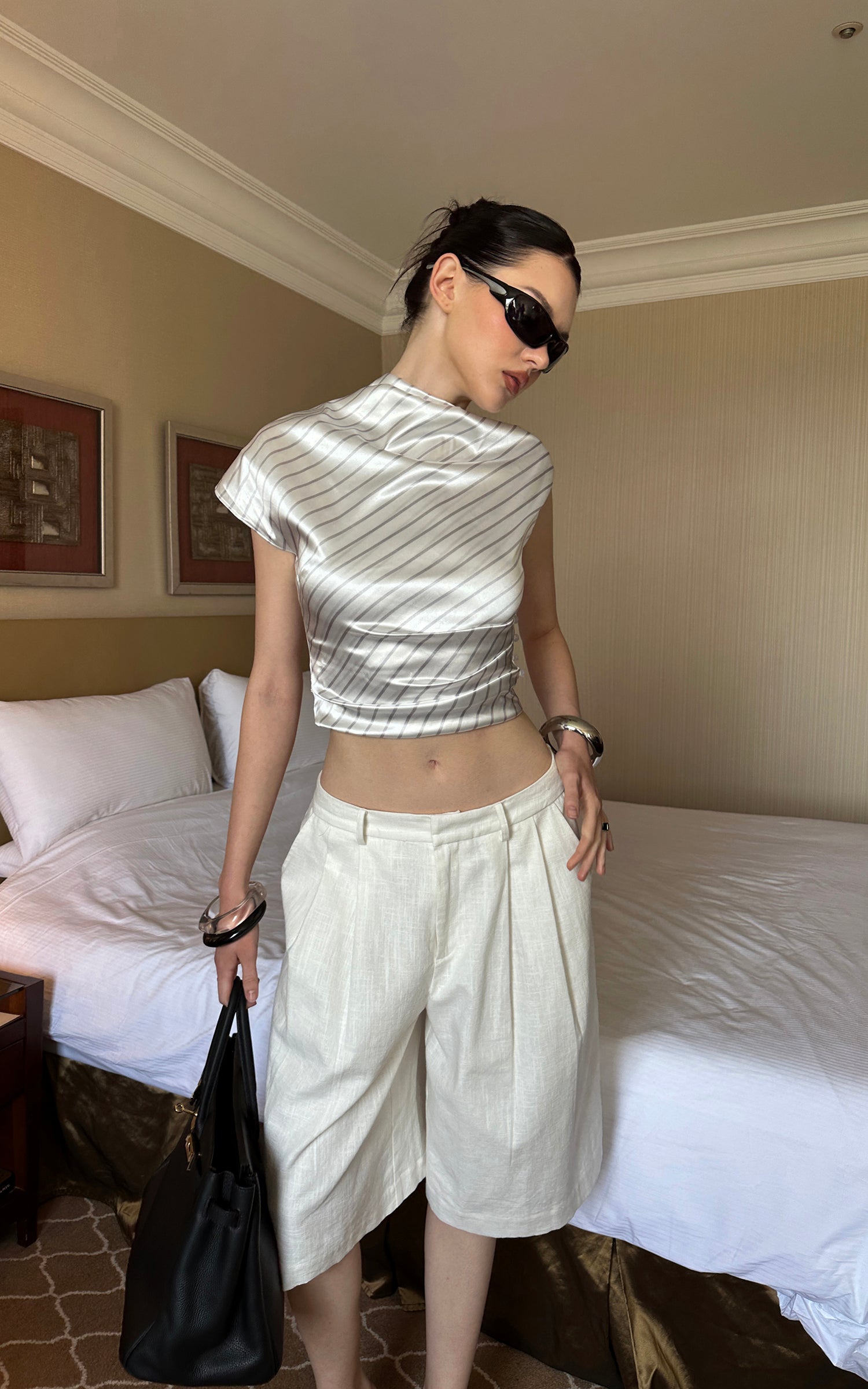 0122stepll Pleated Wide-Leg Capri Pants