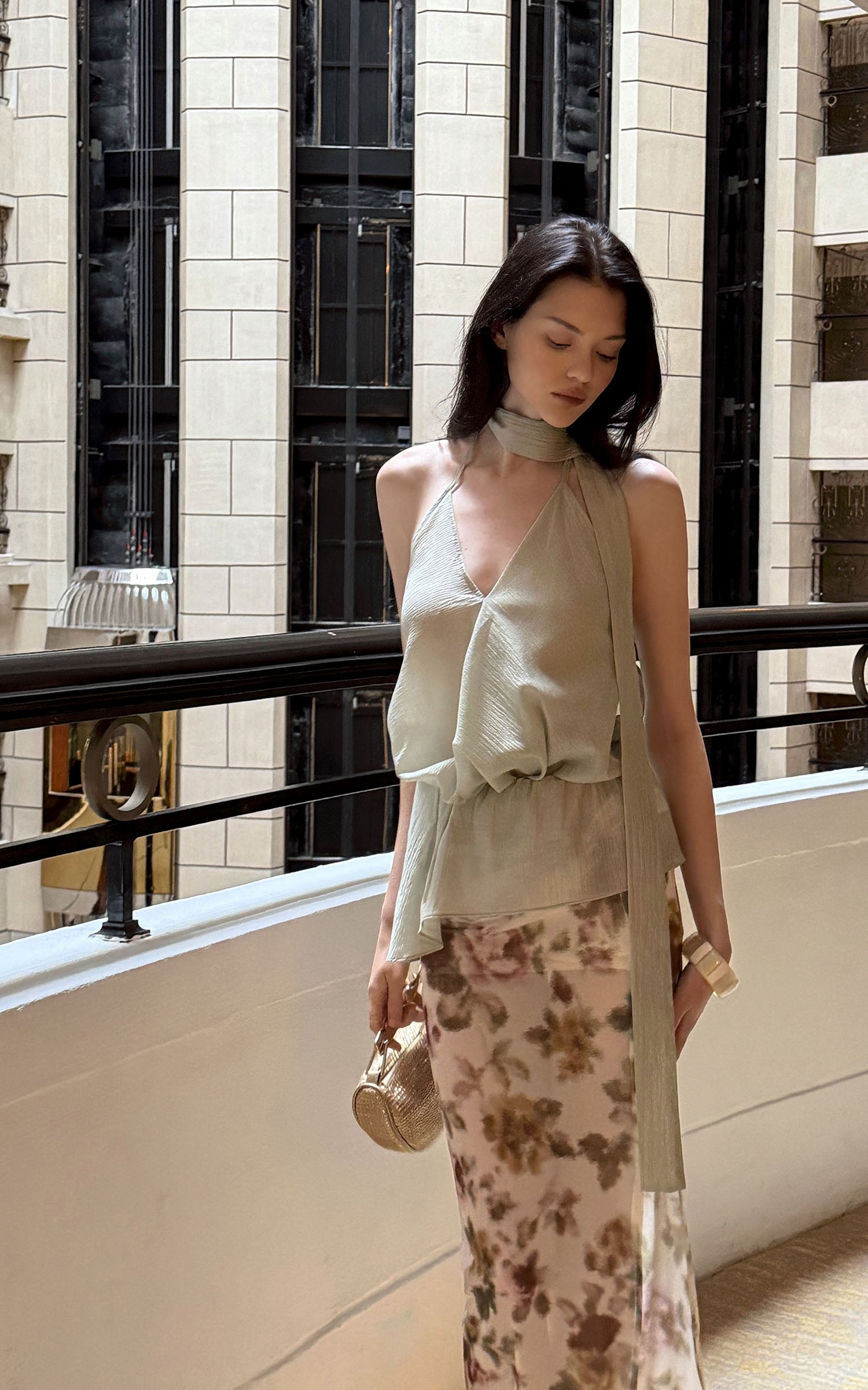 0122stepll Draped Halter Neck Tie Top