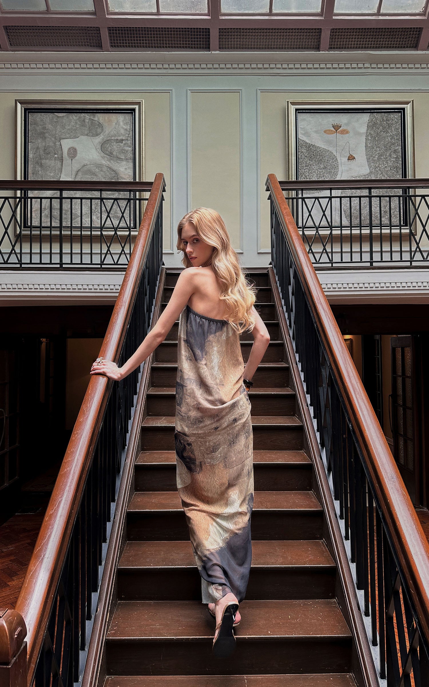0122stepll Abstract Halter Draped Maxi Dress
