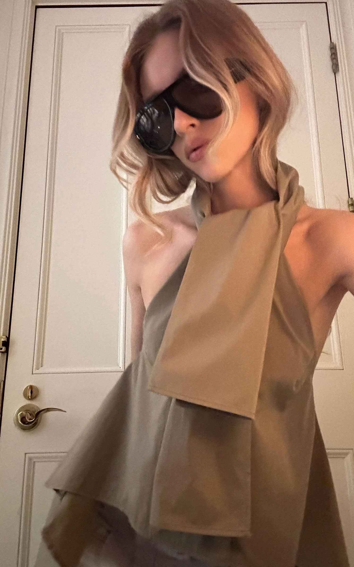 0122stepll Double-Breasted Halter Asymmetric Top