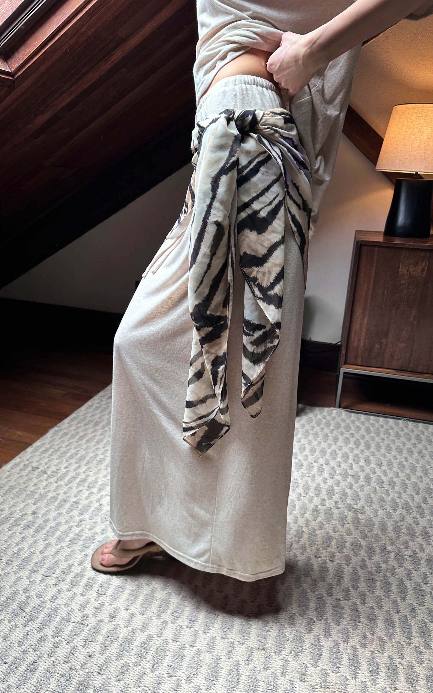 0122stepll Zebra Scarf Oversized Tee &amp; Drawstring Maxi Skirt Lounge Set