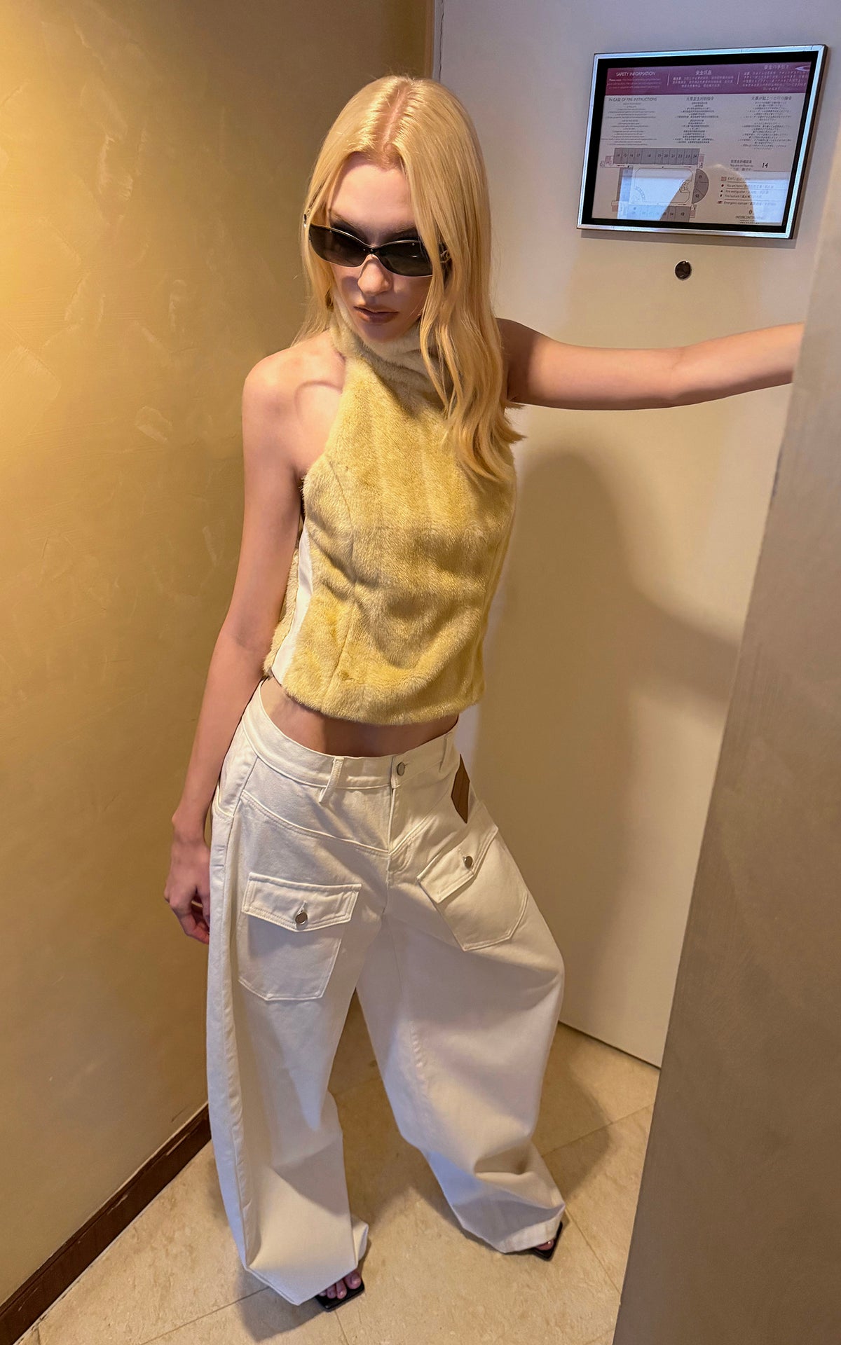 0122stepll Faux Fur Open-Back Halter Top