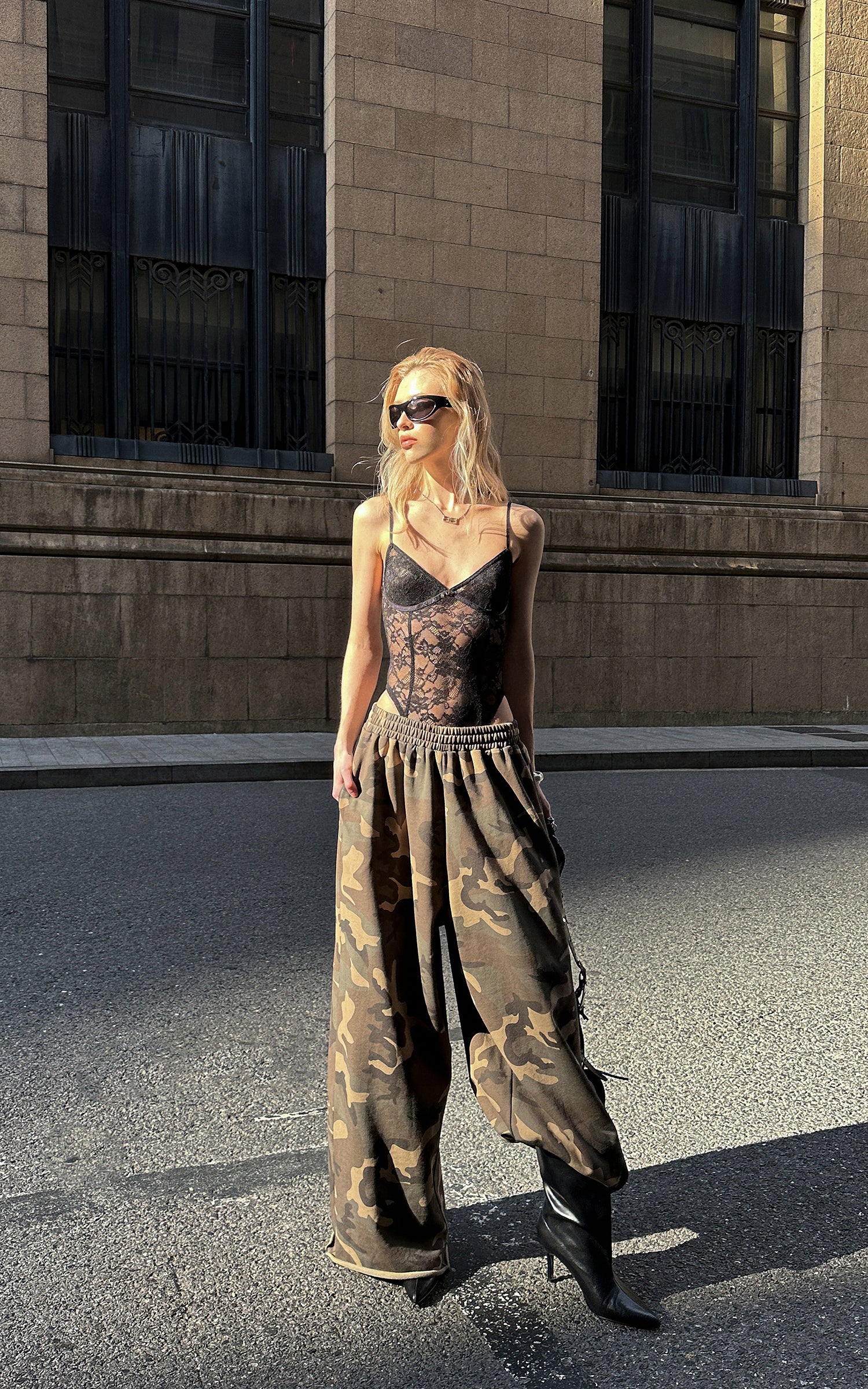0122stepll Sheer Lace Contour Bodysuit