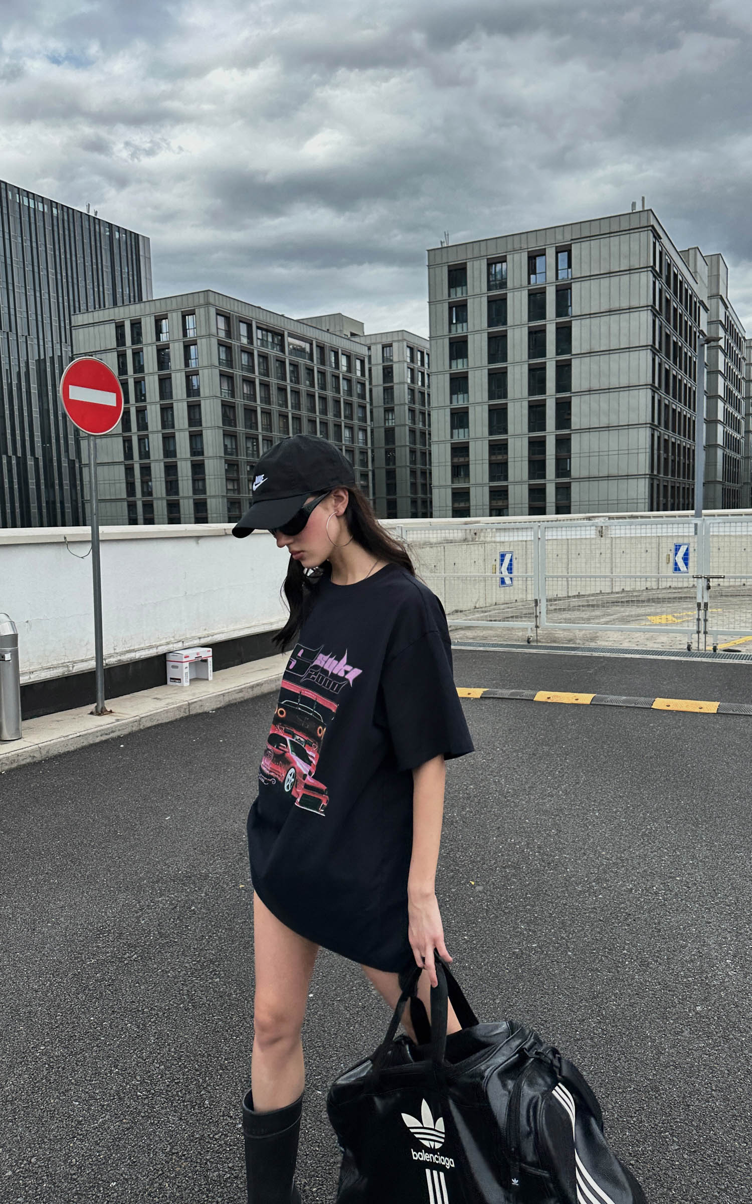 0122stepll スキ2000オーバーサイズグラフィックTシャツ