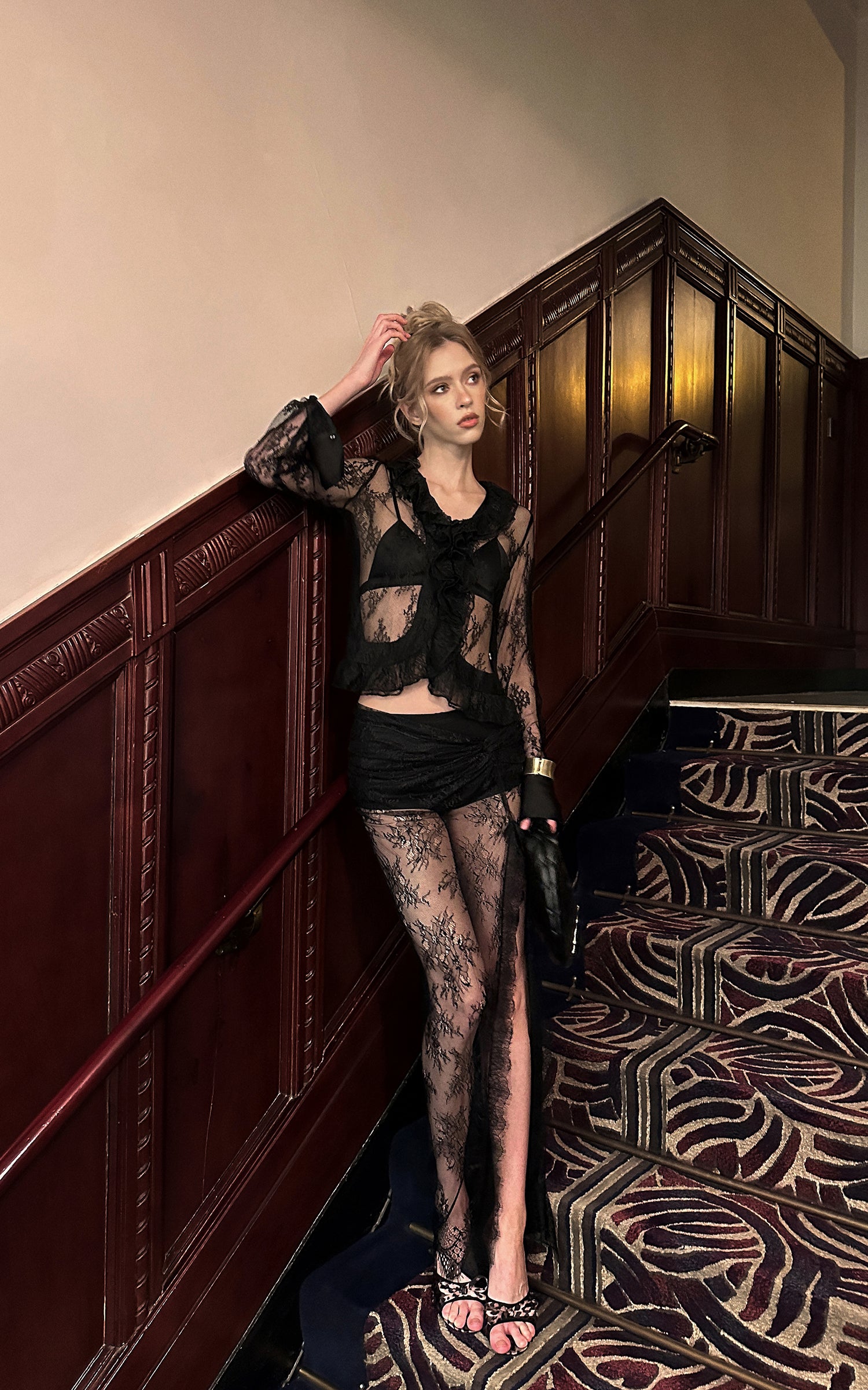 0122stepll Sheer Ruffle Lace Top &amp; Draped Lace Skirt Set
