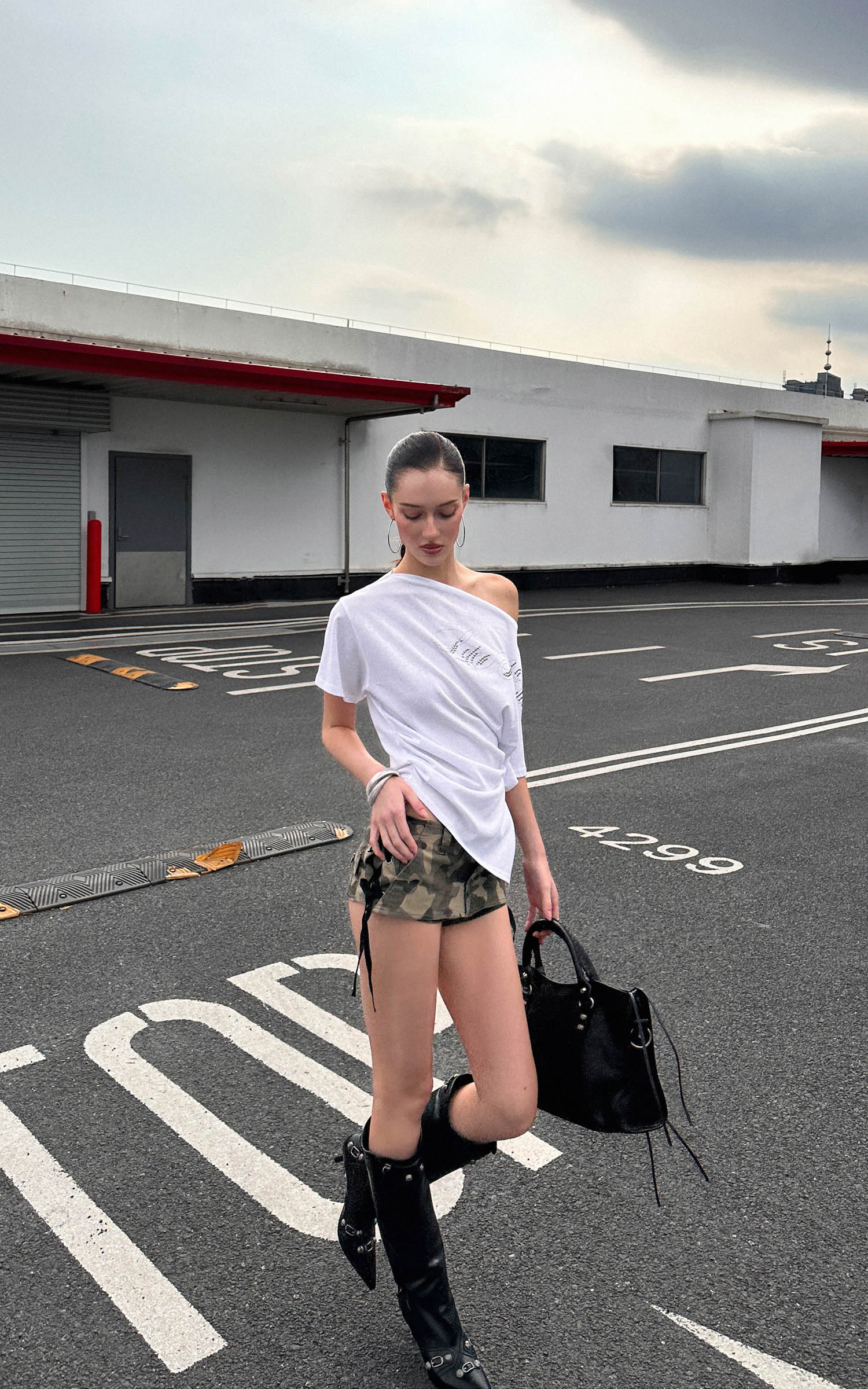0122stepll Little Devil Asymmetric One Shoulder Ruched Top